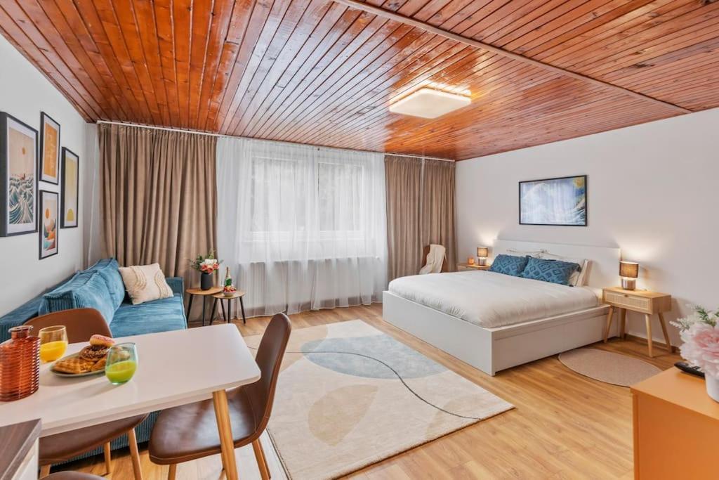 Apartment Art-inspired, Designer *
