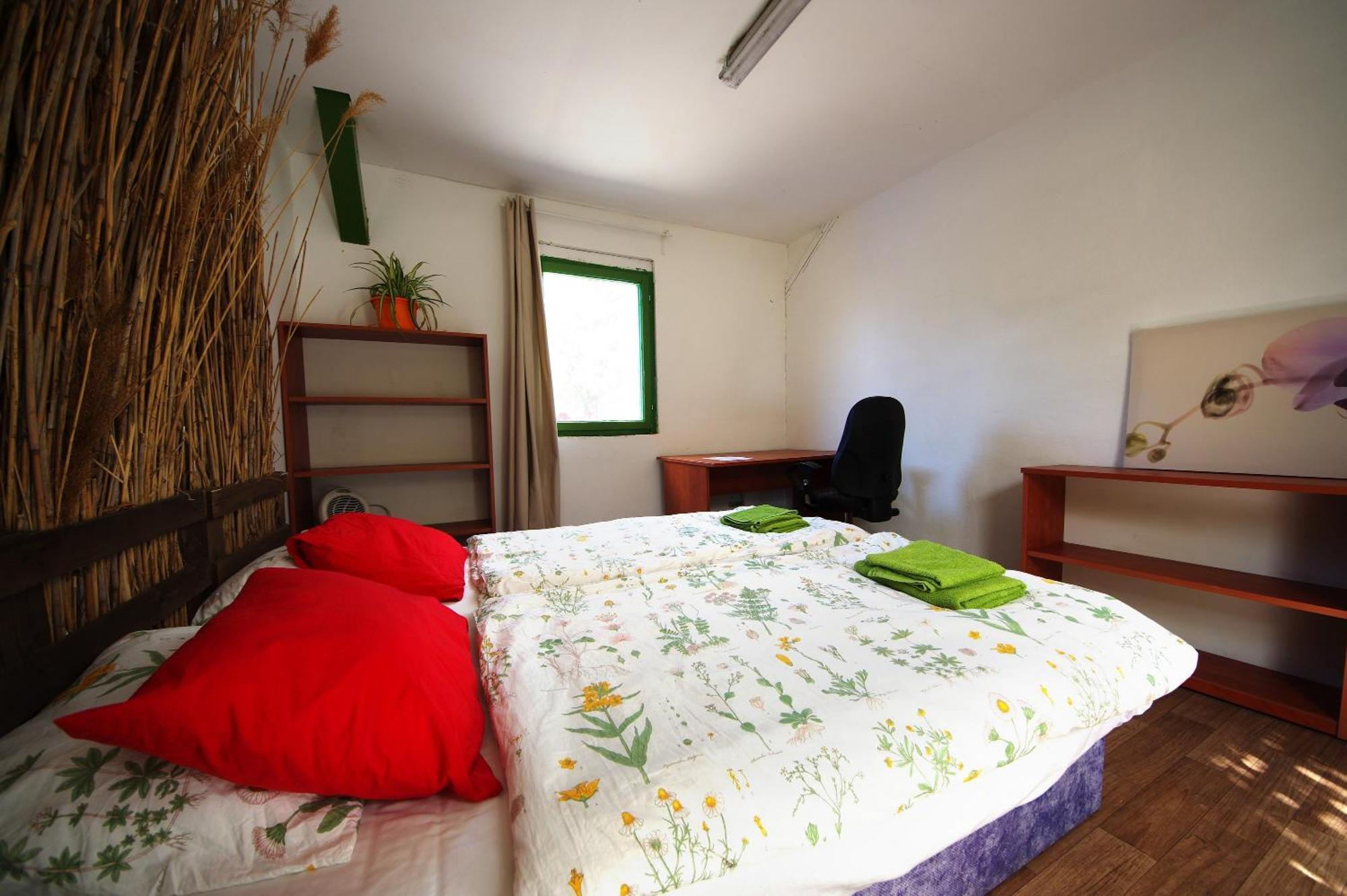Gasthof Rastlinky.sk Greenhouse Guestrooms Pressburg
