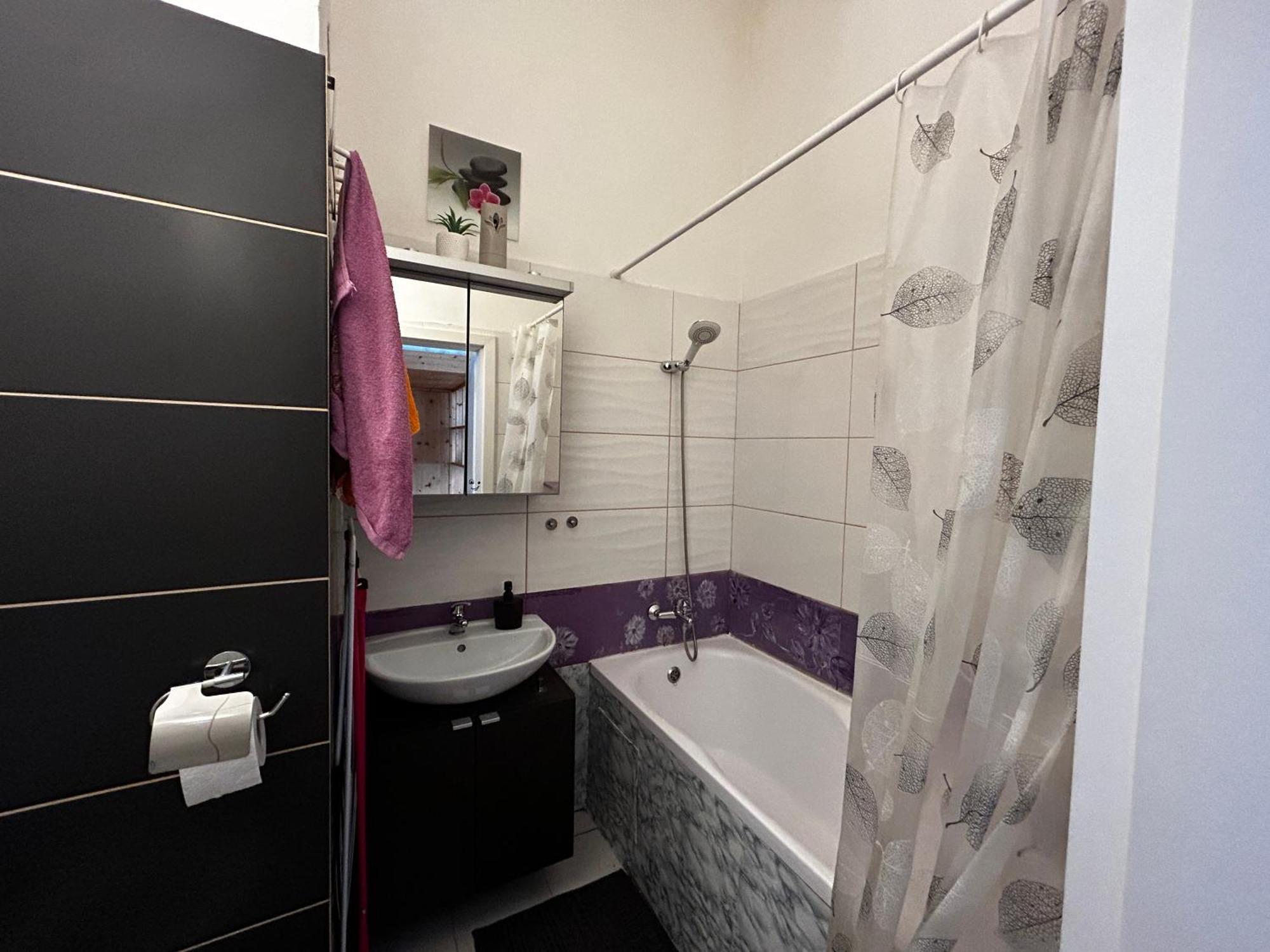 1 - Izbovy S Kupelnou Apartment Bratislava