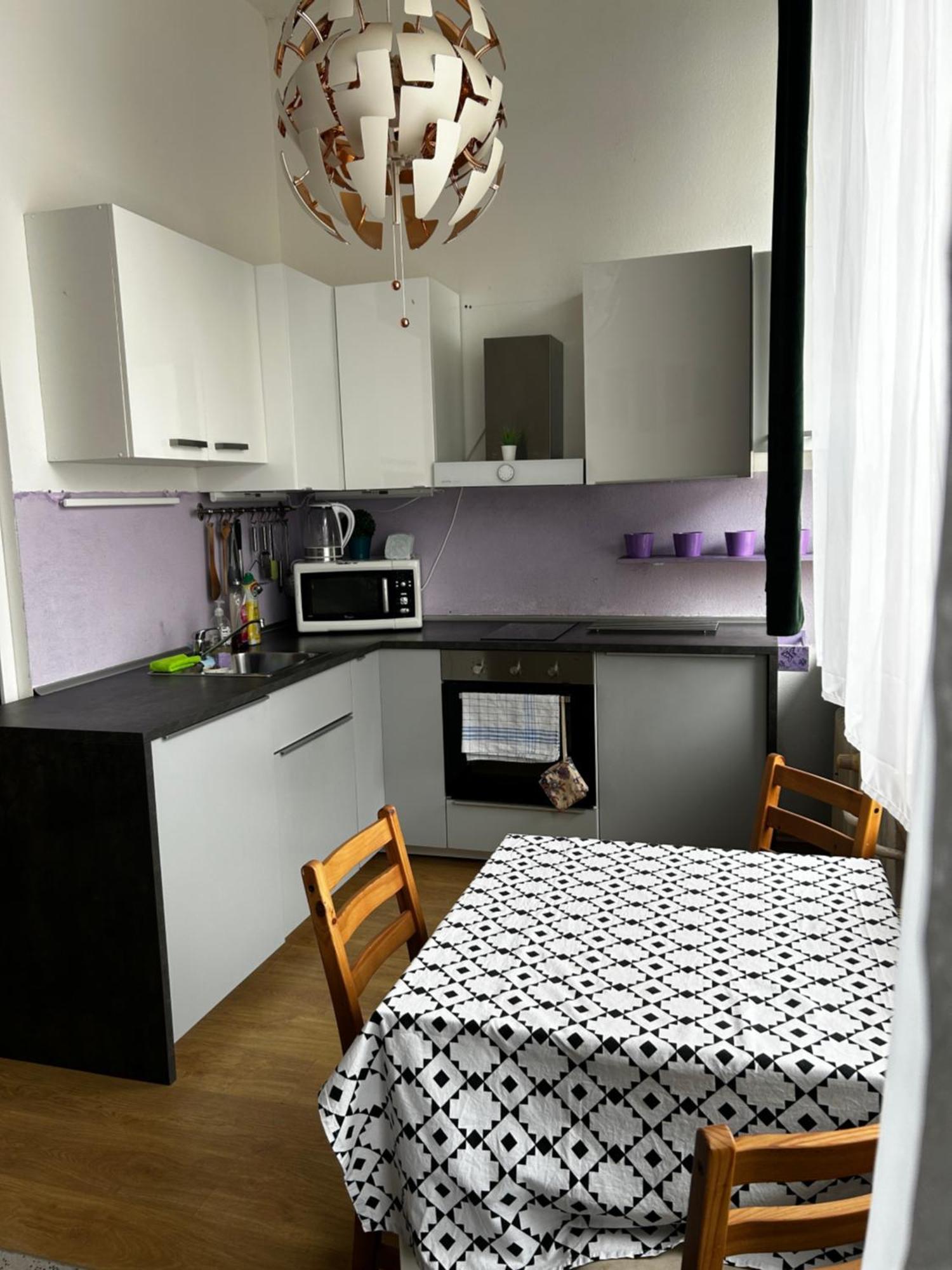 1 - Izbovy S Kupelnou * Bratislava