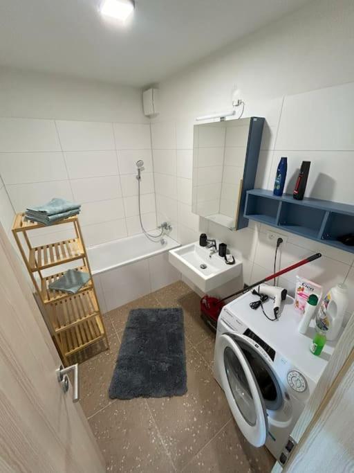 Modern Aparment In Moruse Compex With Free Parking Apartment Bratislava