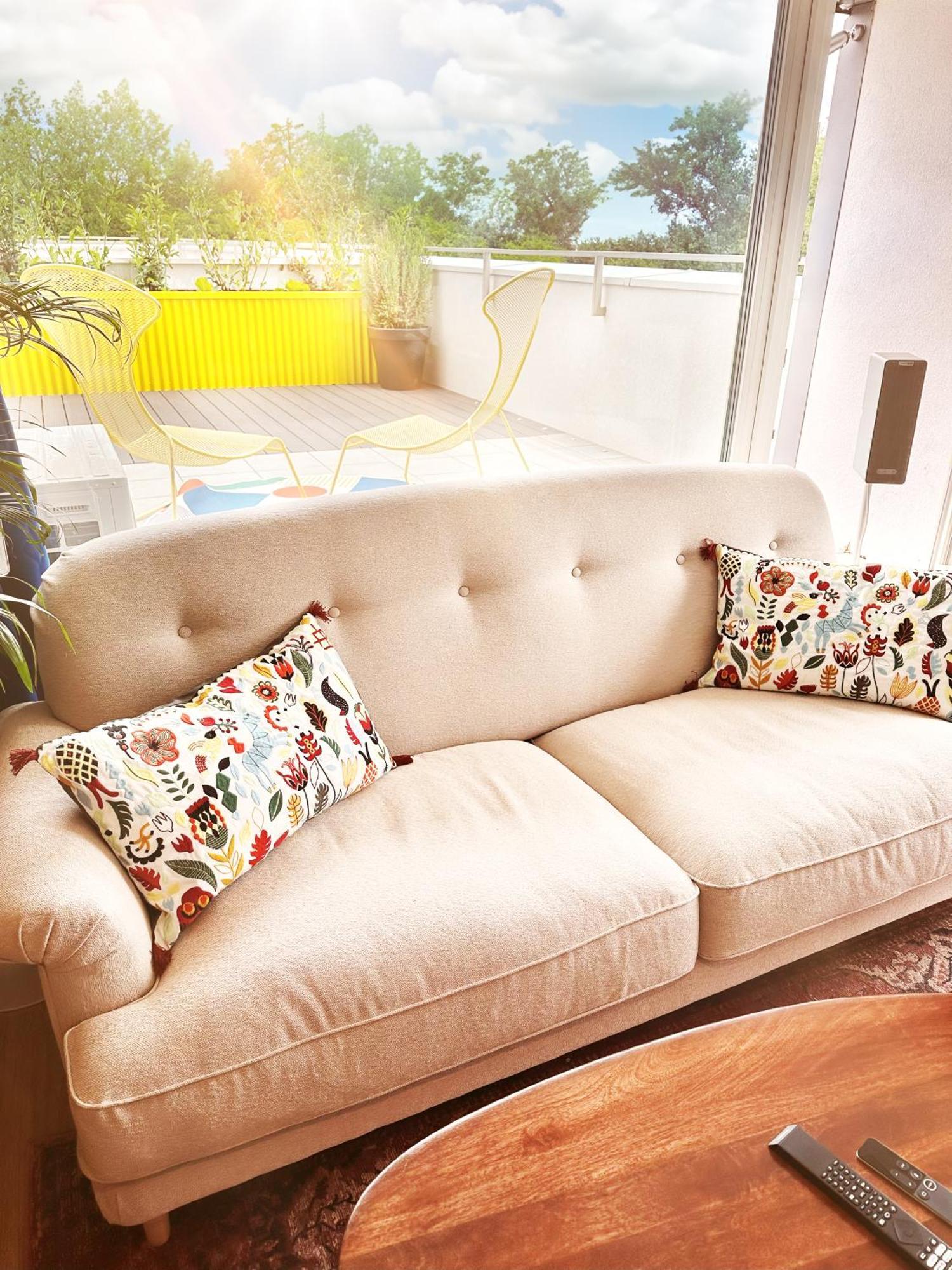 Ambient Lounge With Sundeck And Free Parking Apartment Bratislava