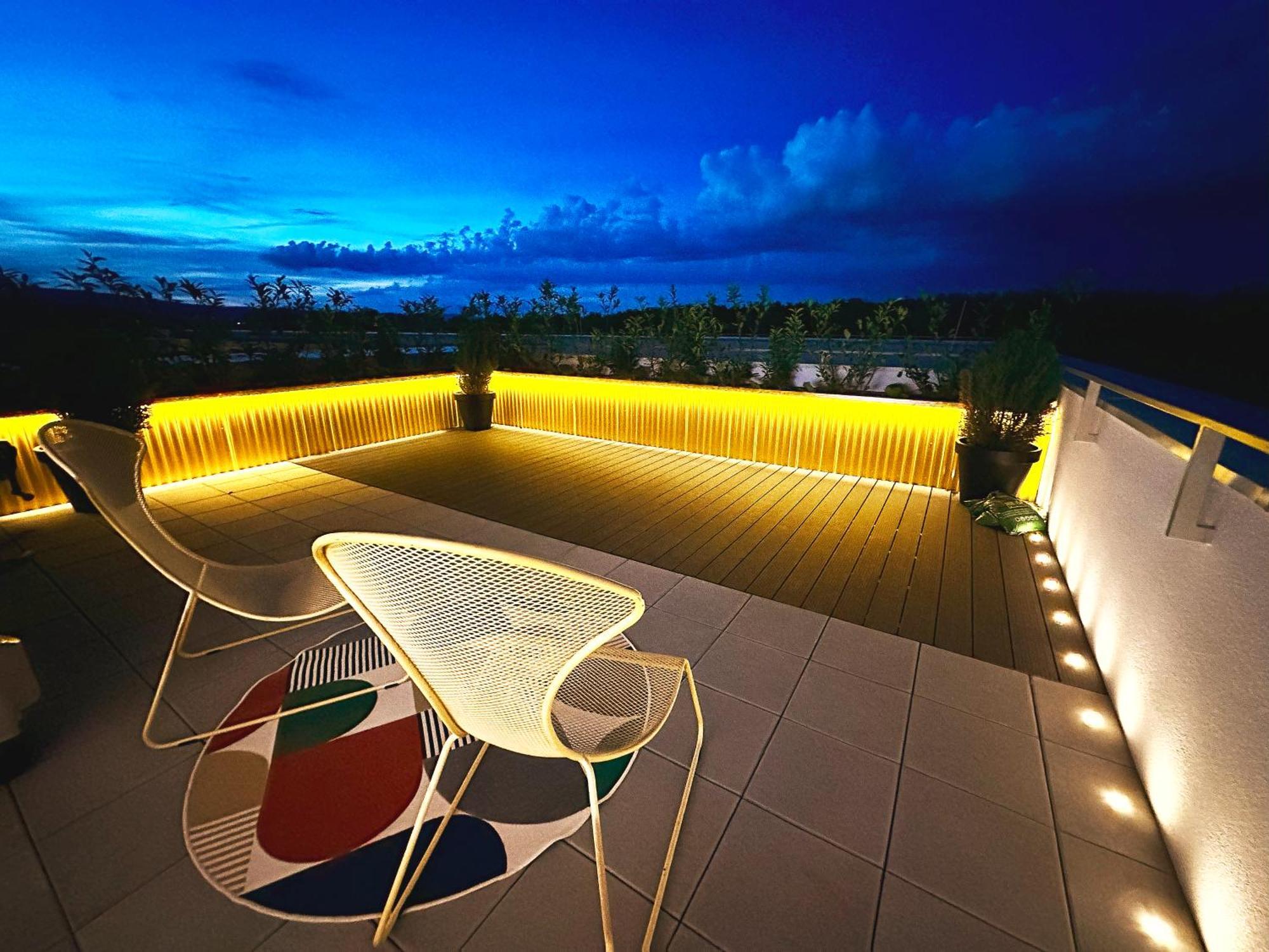 Apartment Ambient Lounge With Sundeck And Free Parking *