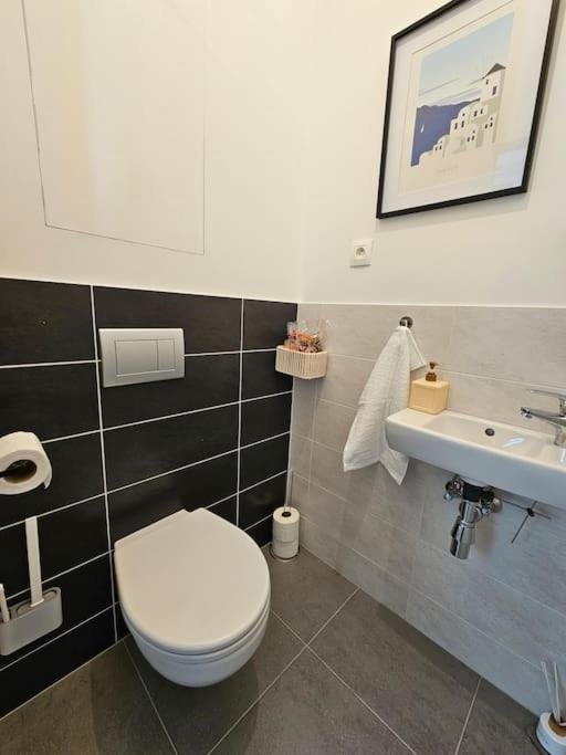 Apartment Trendy & Quiet Urban Oasis Flat *