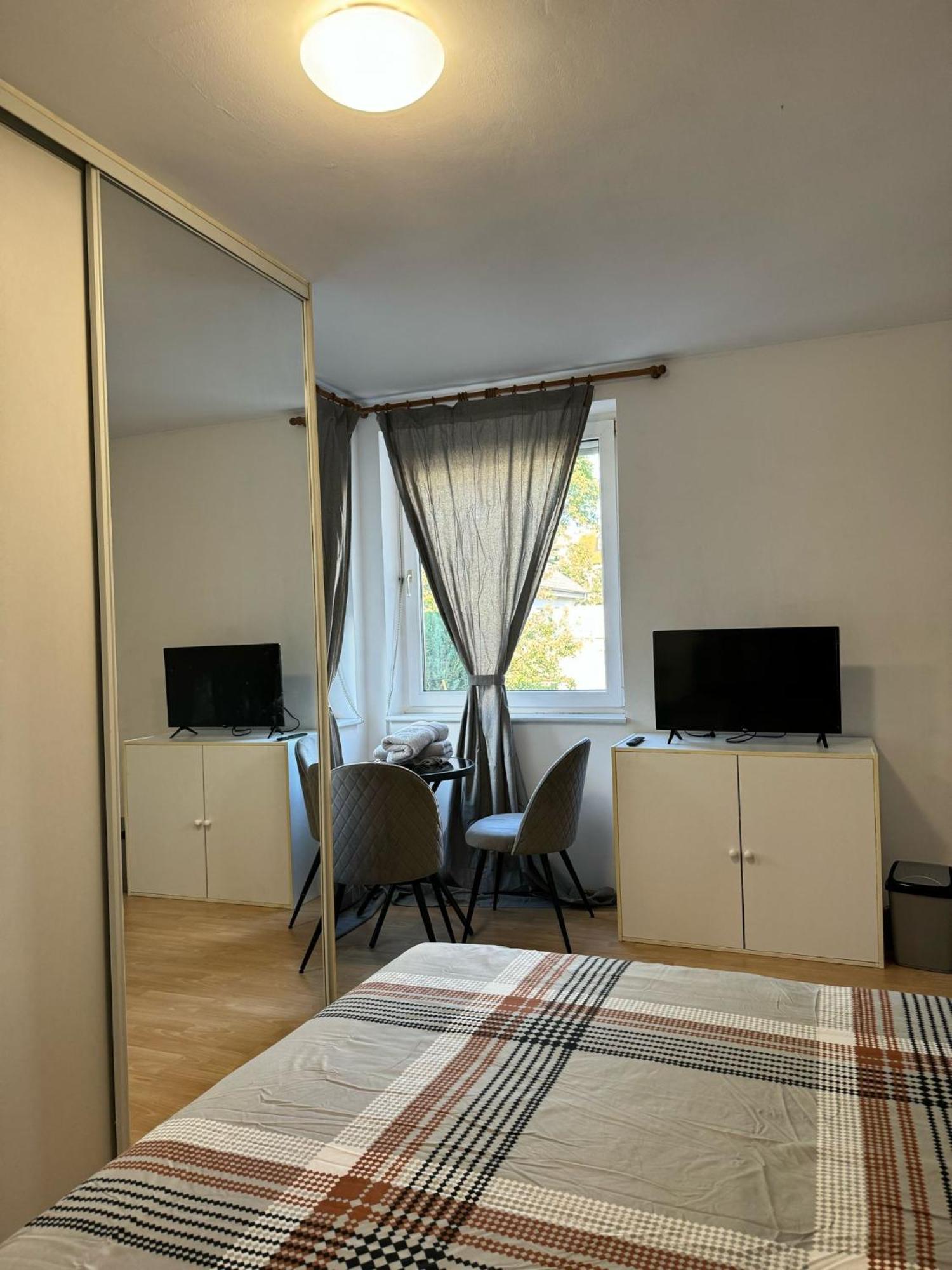 Homestay No 13 House Raca Bratislava