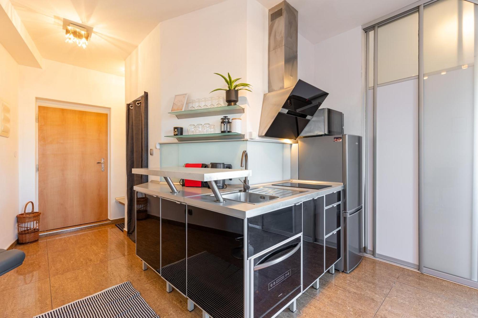 Royal Vista Apartment, Free Parking Apartment *