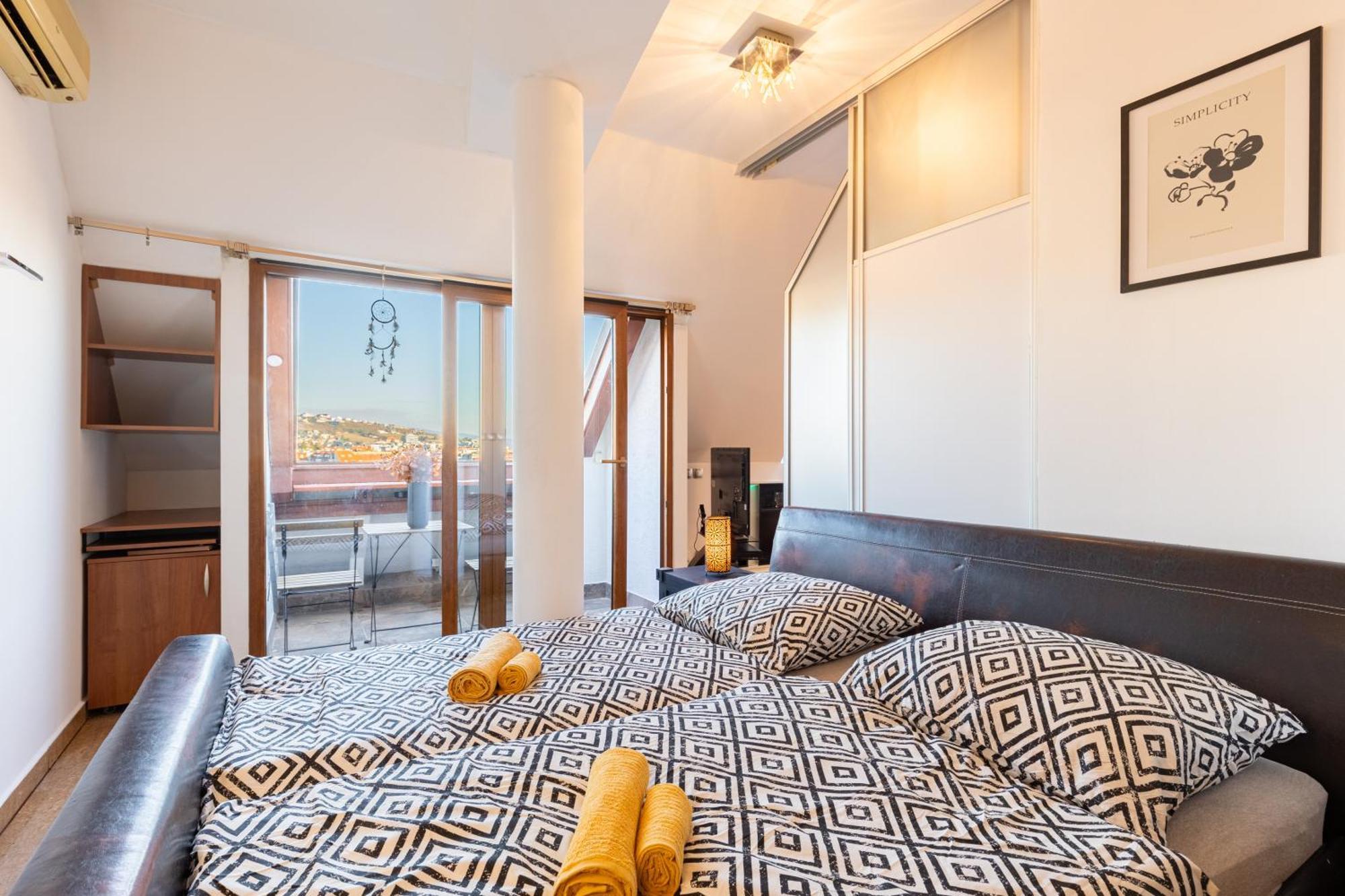 Royal Vista Apartment, Free Parking *