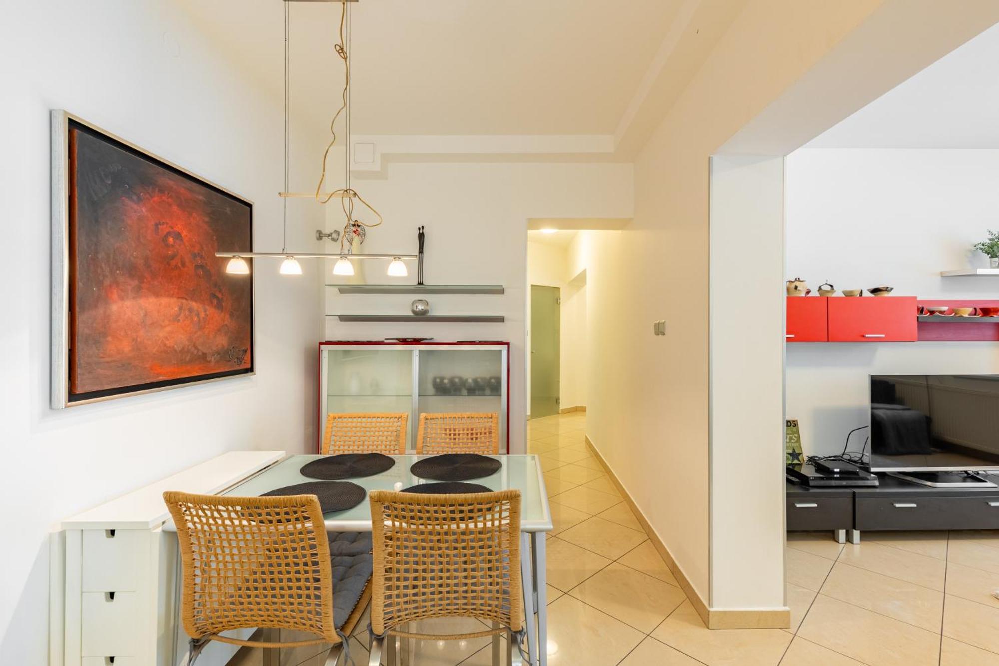 Castle Vista Getaway, Free Parking