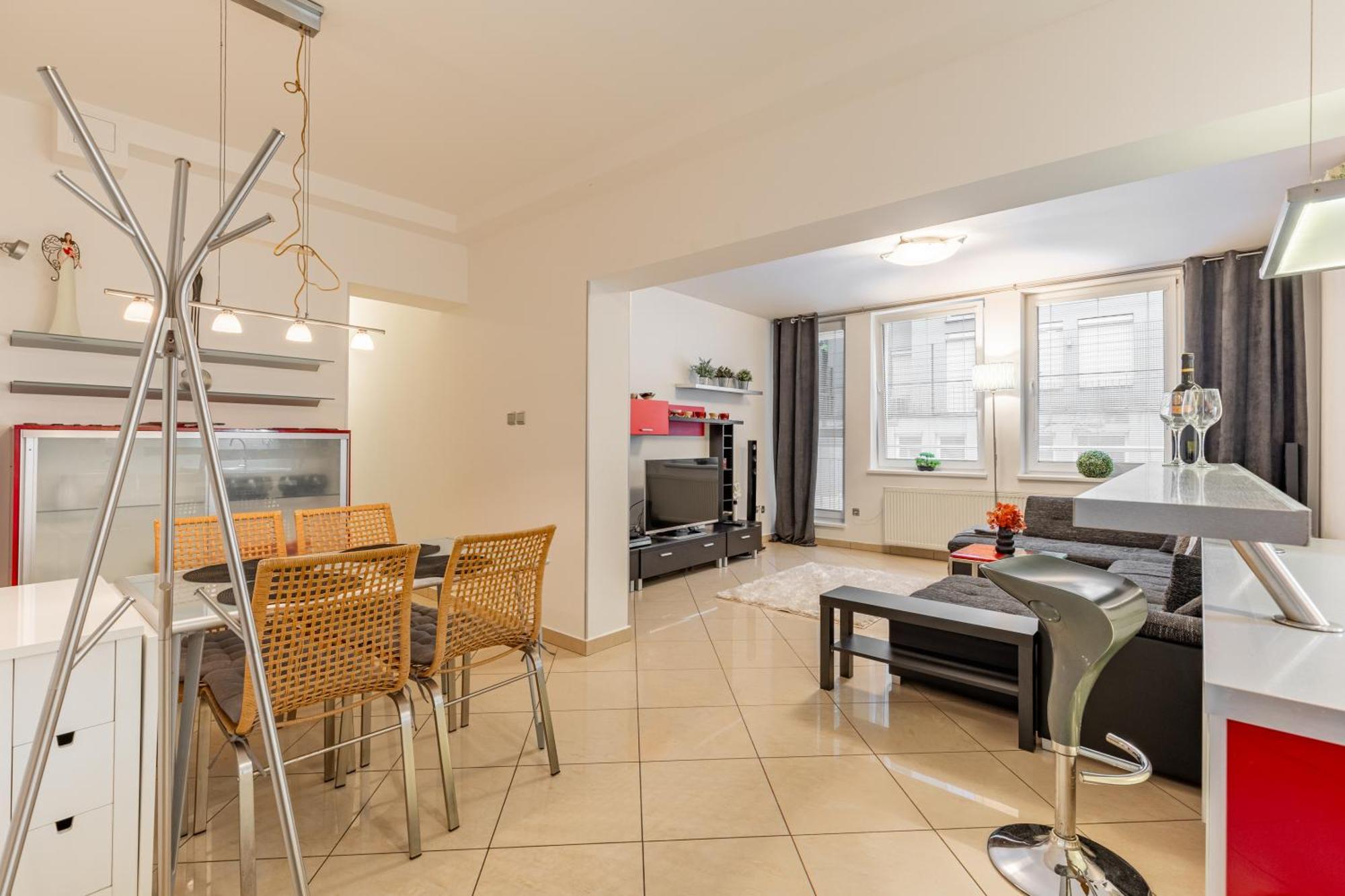 Castle Vista Getaway, Free Parking Apartment