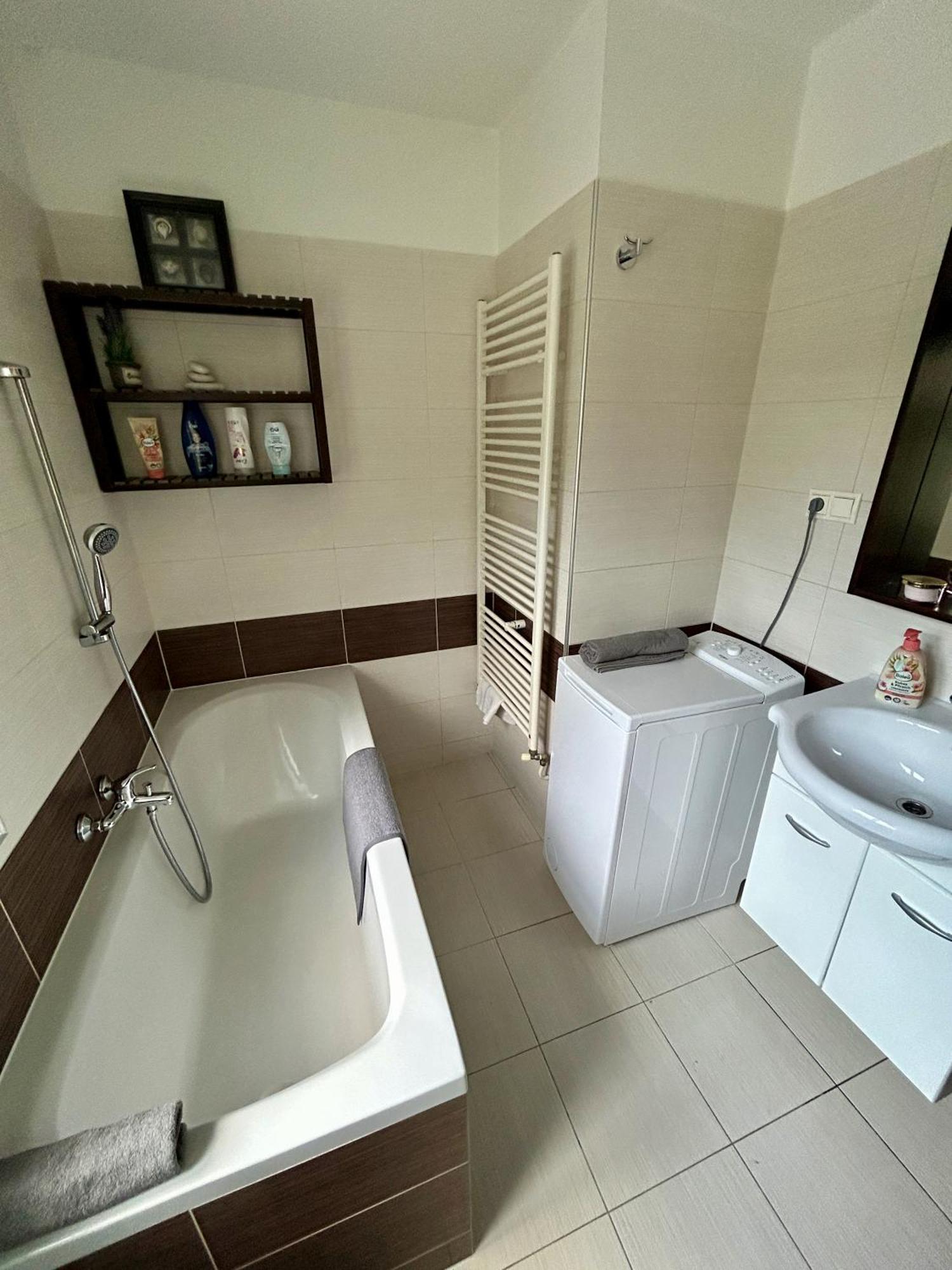 Apartmán Milet Style And Spacy 2 Room Apartment With Ac In Bratislava Nivy Bratislava