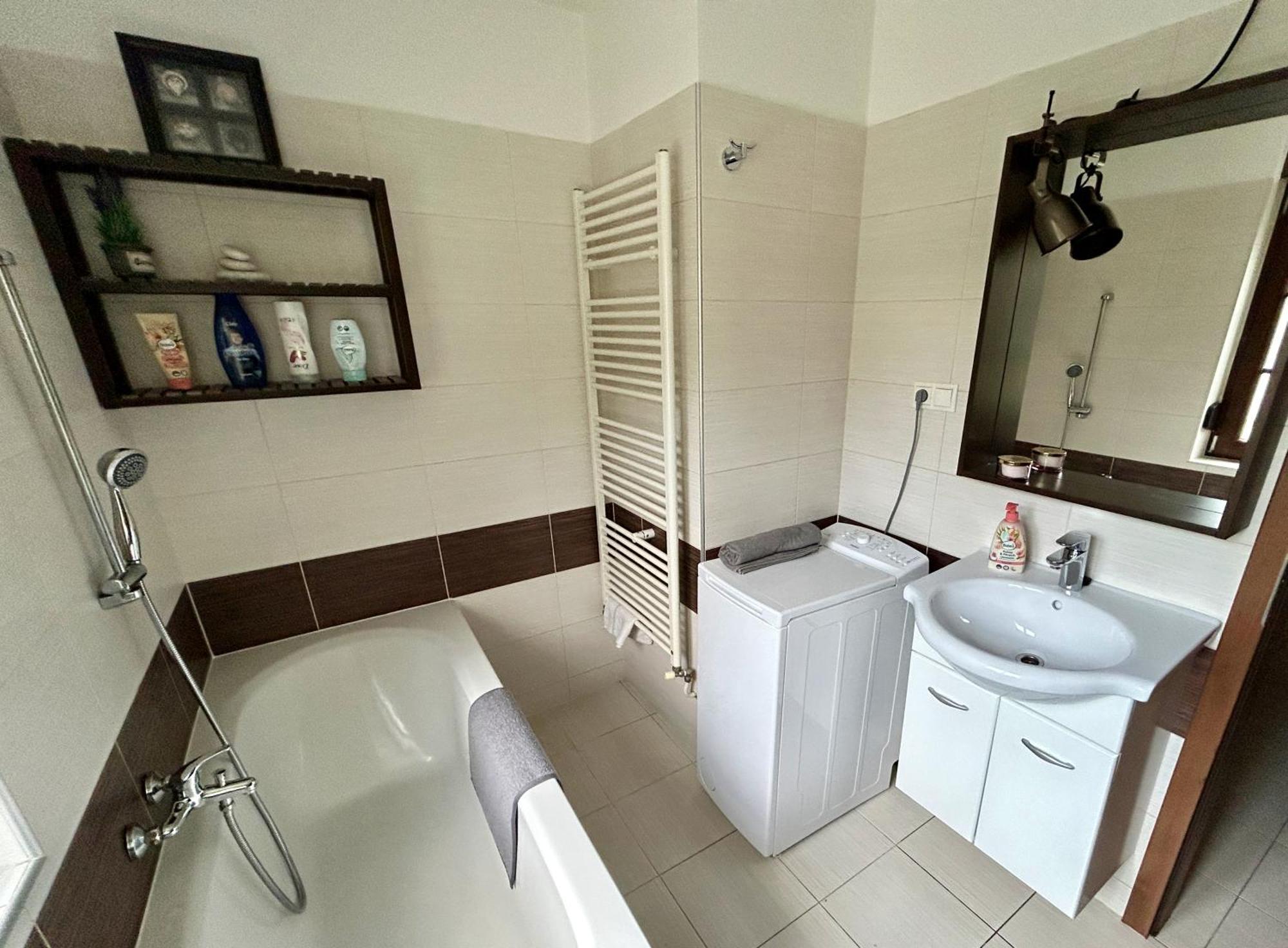 Milet Style And Spacy 2 Room Apartment With Ac In Bratislava Nivy Apartmán