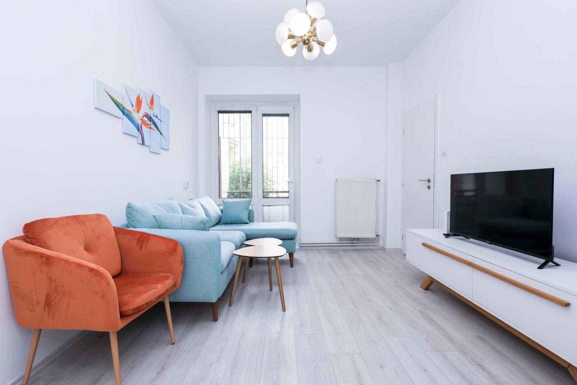 Charming Old Town Family Retreat *