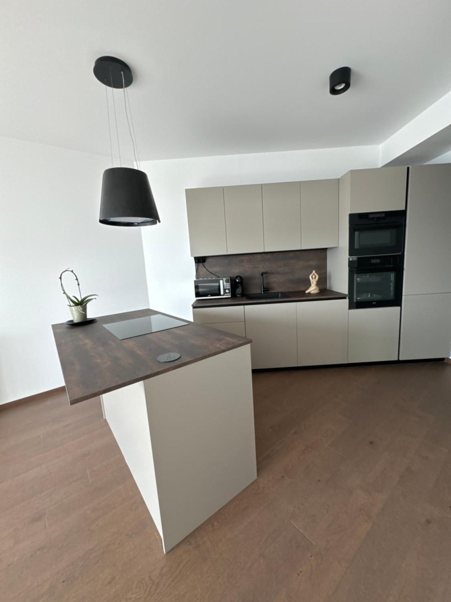 Apartment New Eurovea Tower *