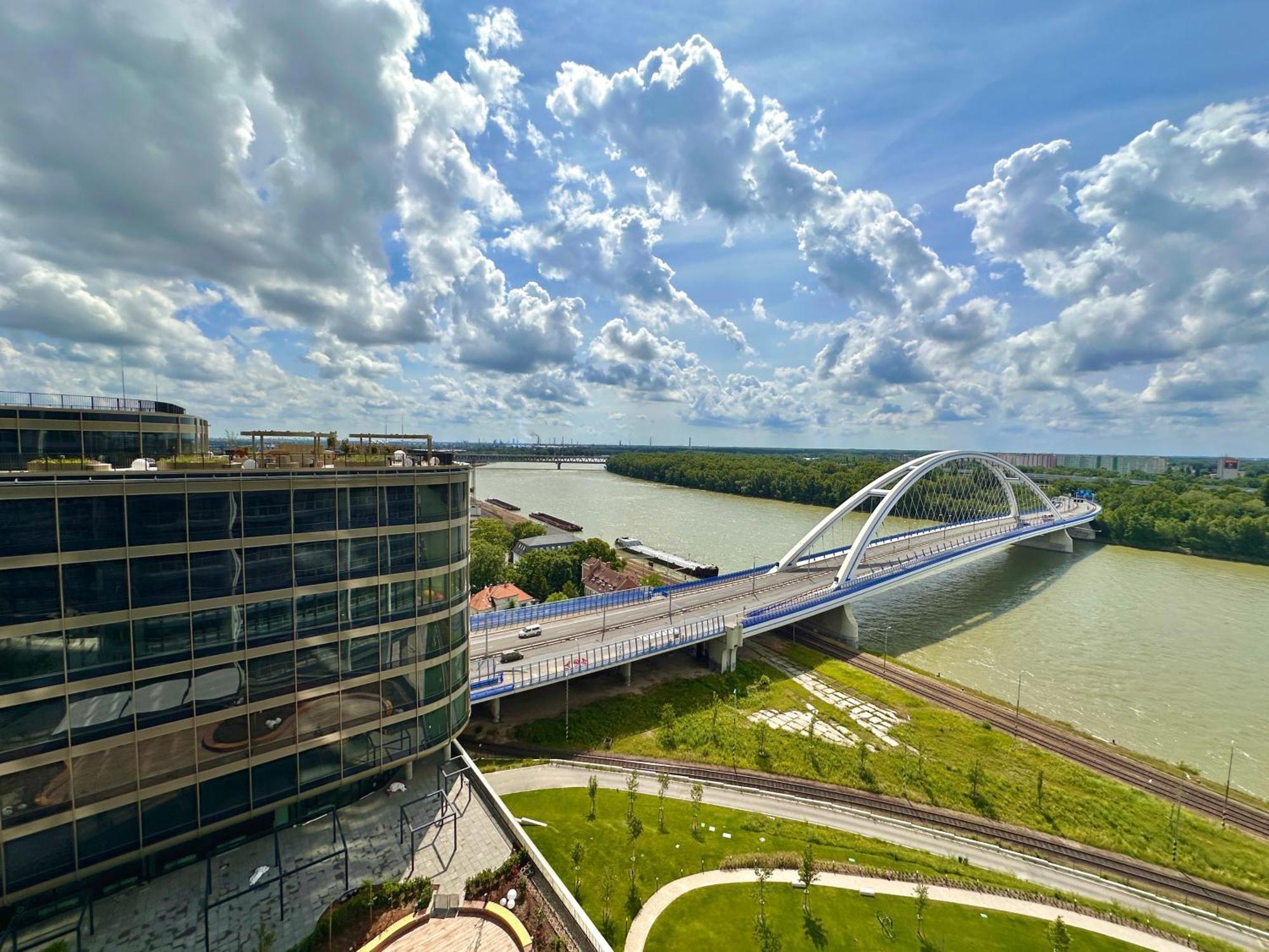 Apartment Danube River Front, Skyscraper Bratislava