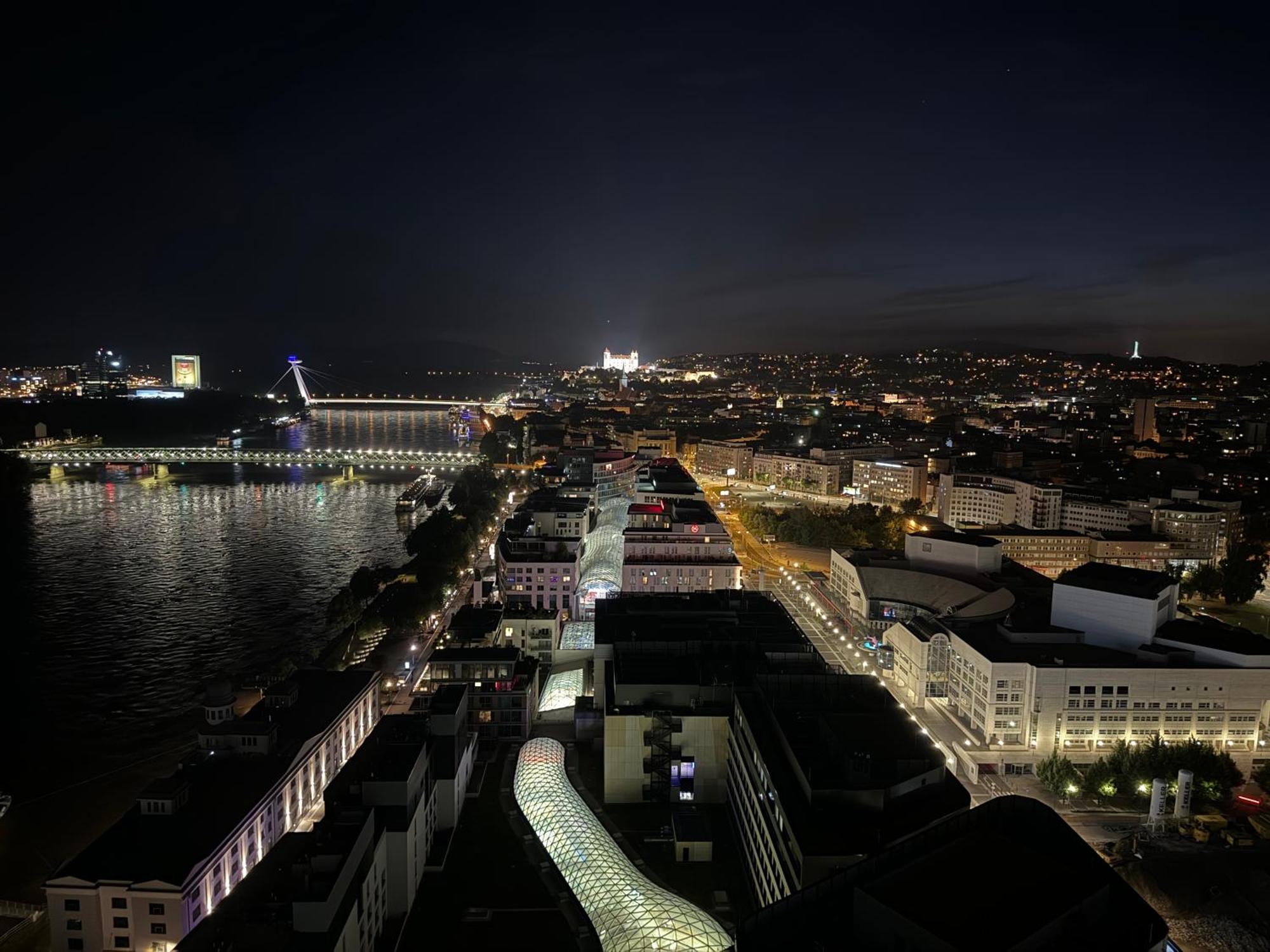 Apartment New Eurovea Tower *