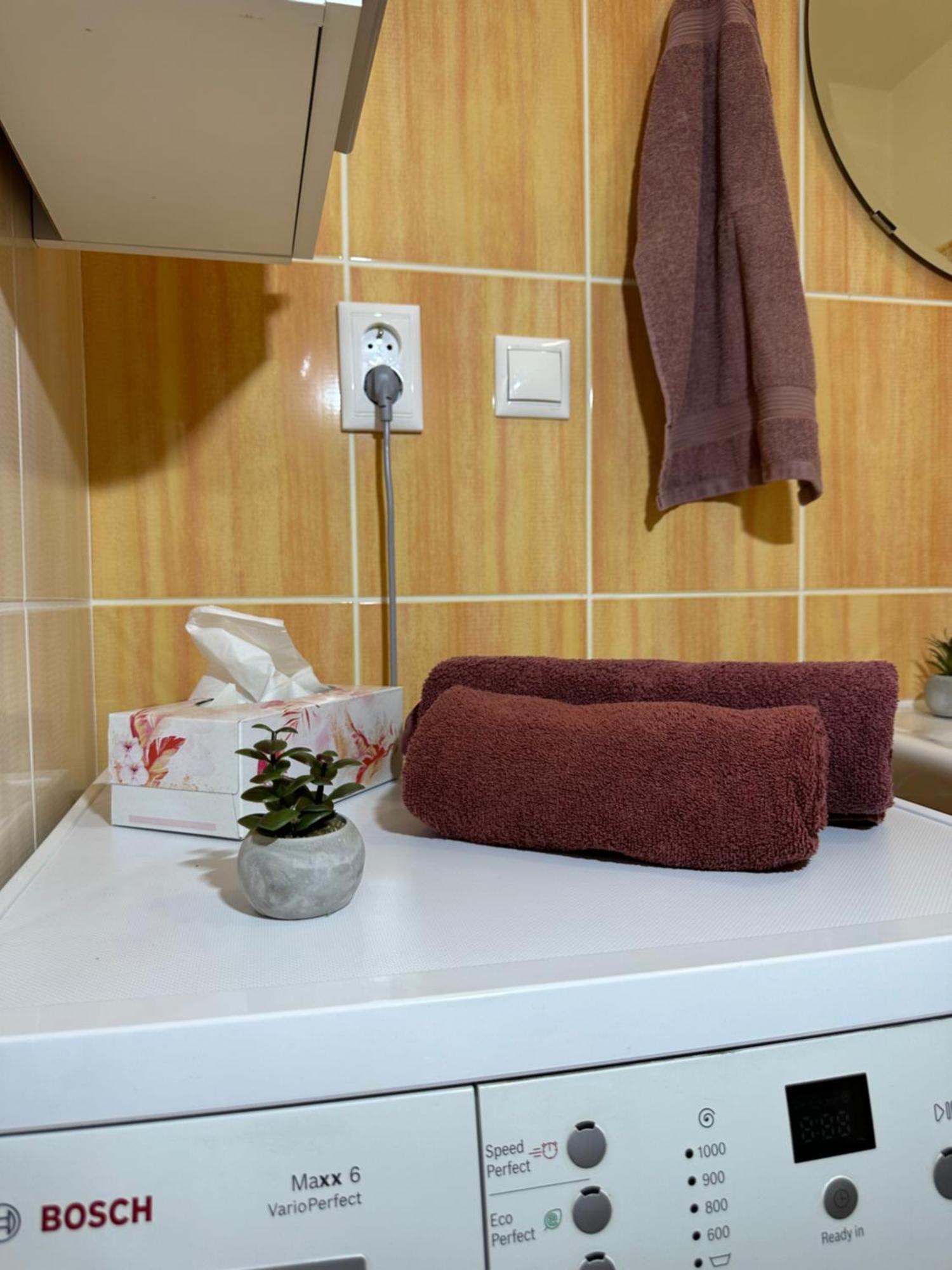 Apartamento Cozy With Balcony Seating, 9th Floor, Parking Bratislava