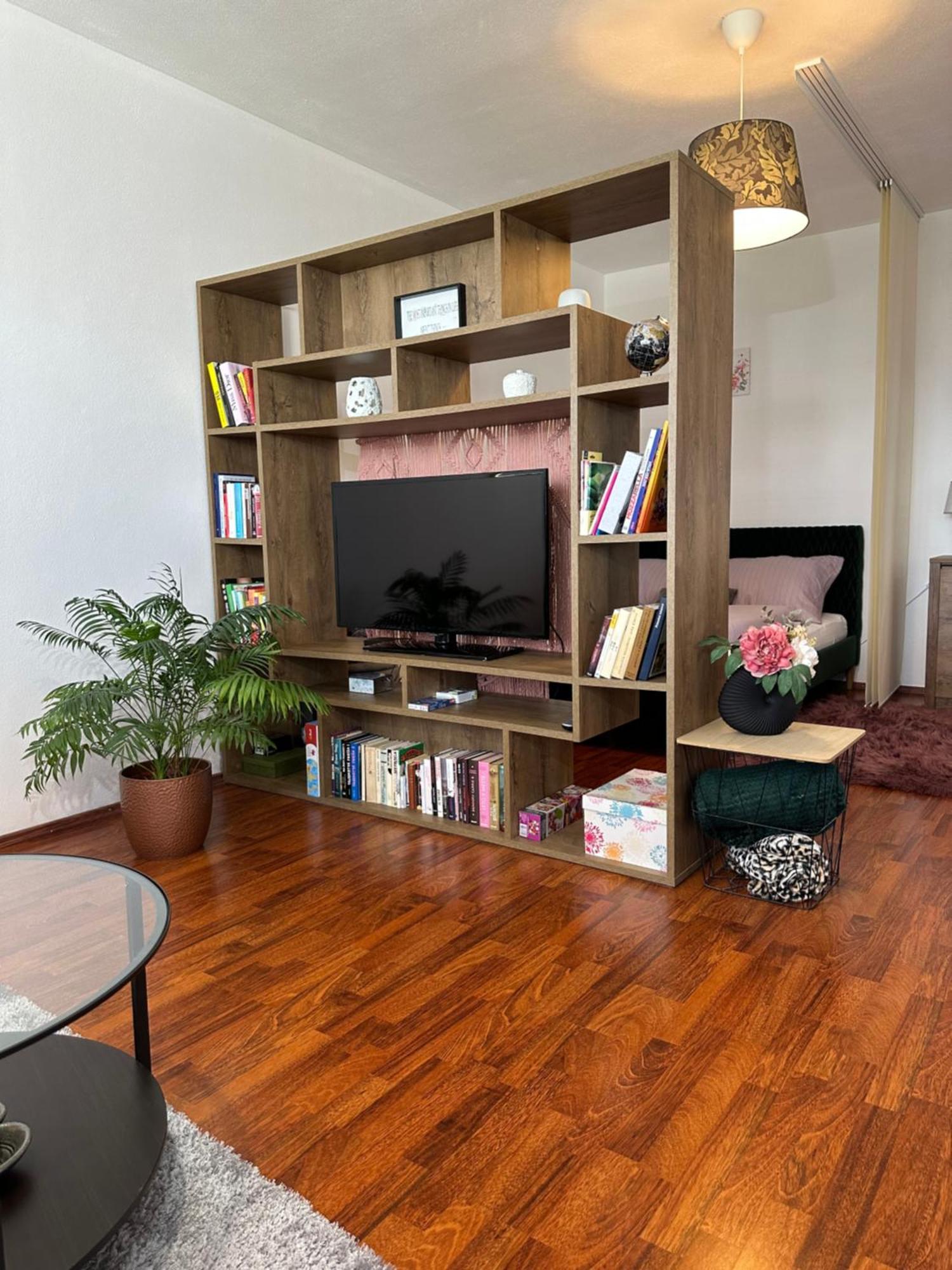 Cozy With Balcony Seating, 9th Floor, Parking Apartamento