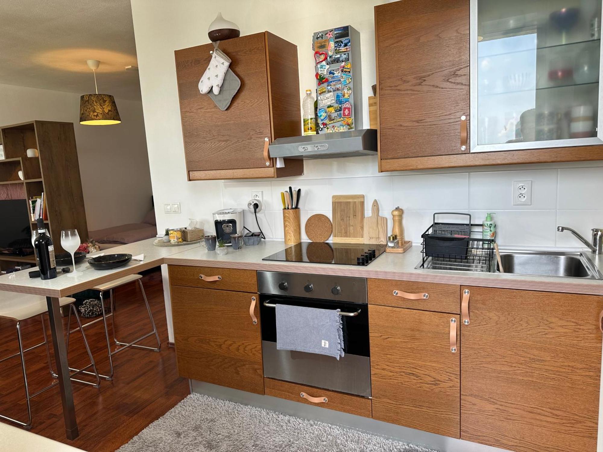 Cozy With Balcony Seating, 9th Floor, Parking * Bratislava