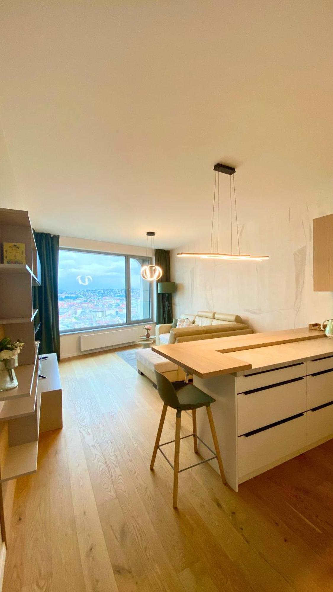 Luxury In Skypark Residence, 26th Floor - Castle View, Parking Free *