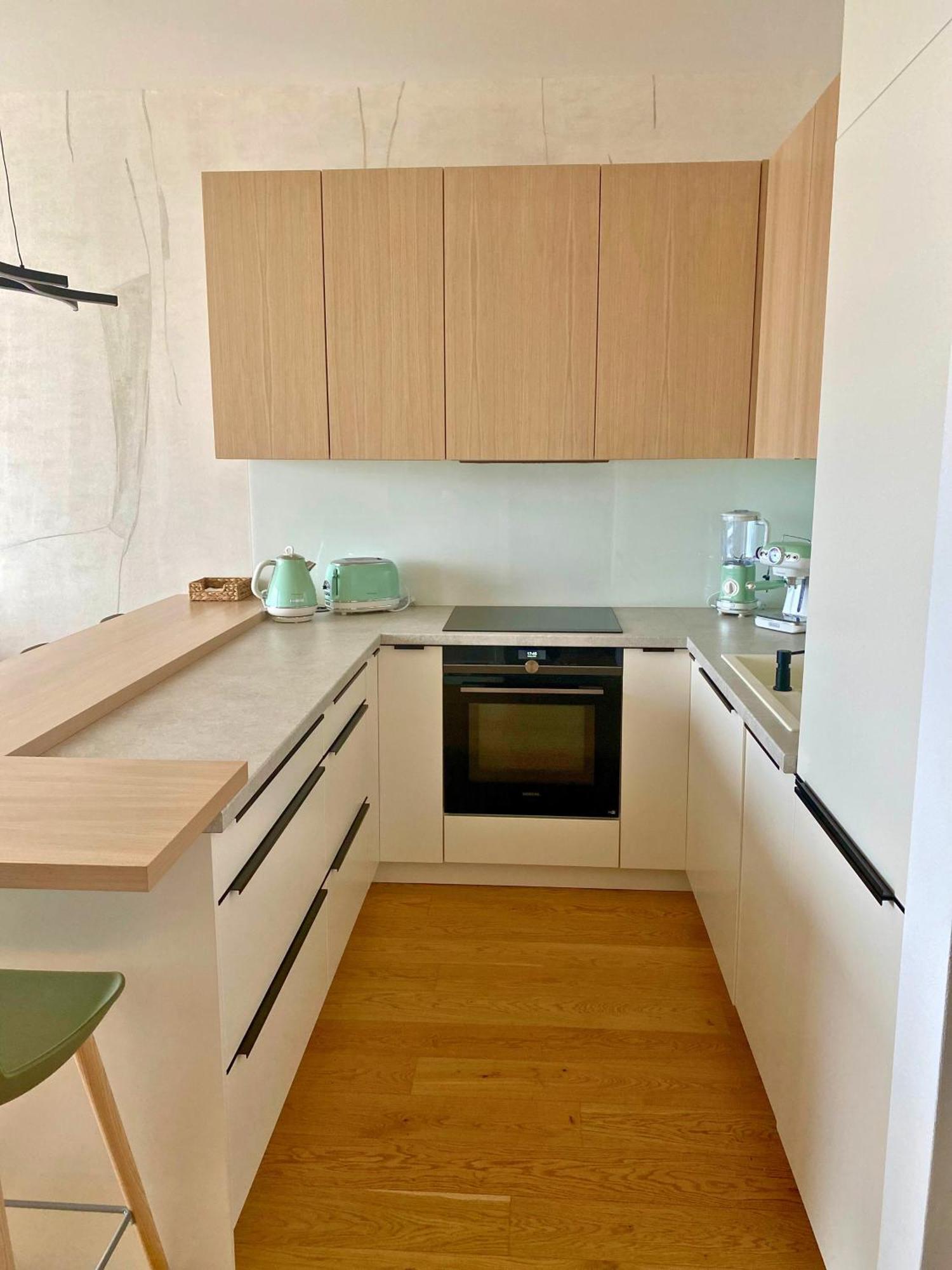 Luxury In Skypark Residence, 26th Floor - Castle View, Parking Free * Bratislava
