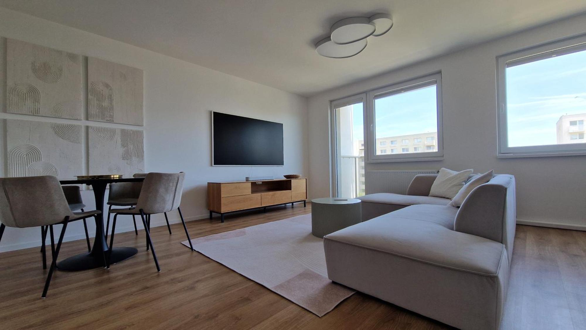Apartment 3 With Parking, Air Condition Near Airport