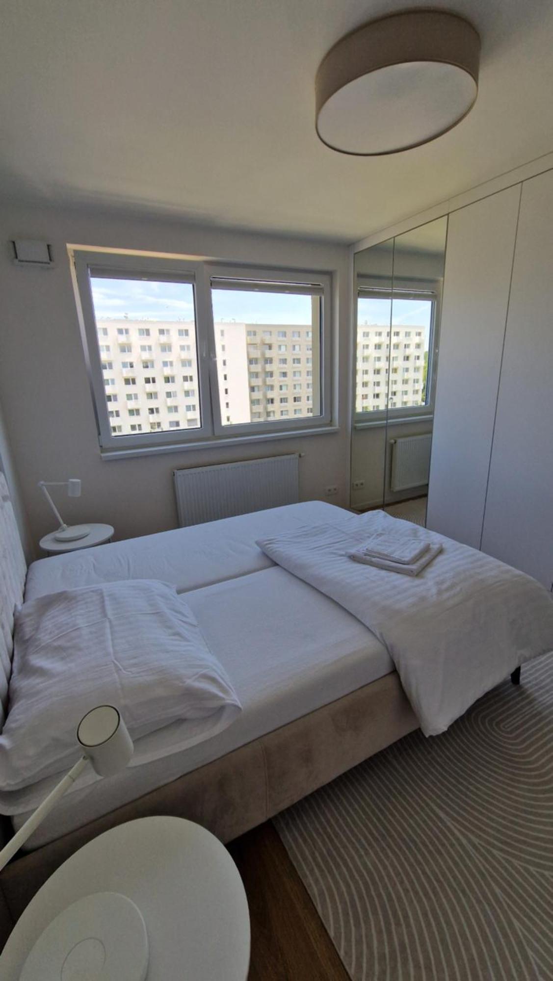 3 With Parking, Air Condition Near Airport Apartment Bratislava