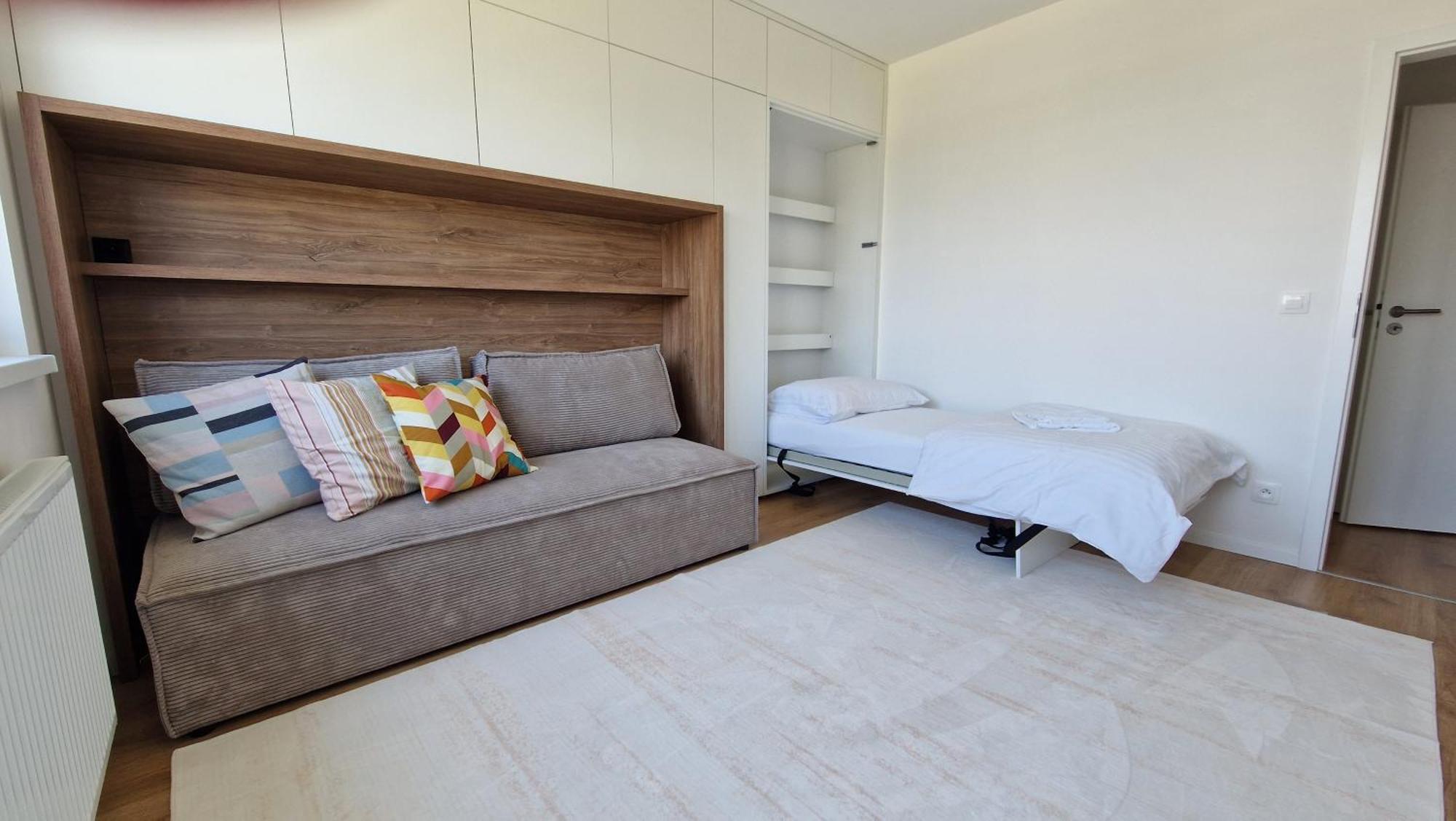 Apartment 3 With Parking, Air Condition Near Airport