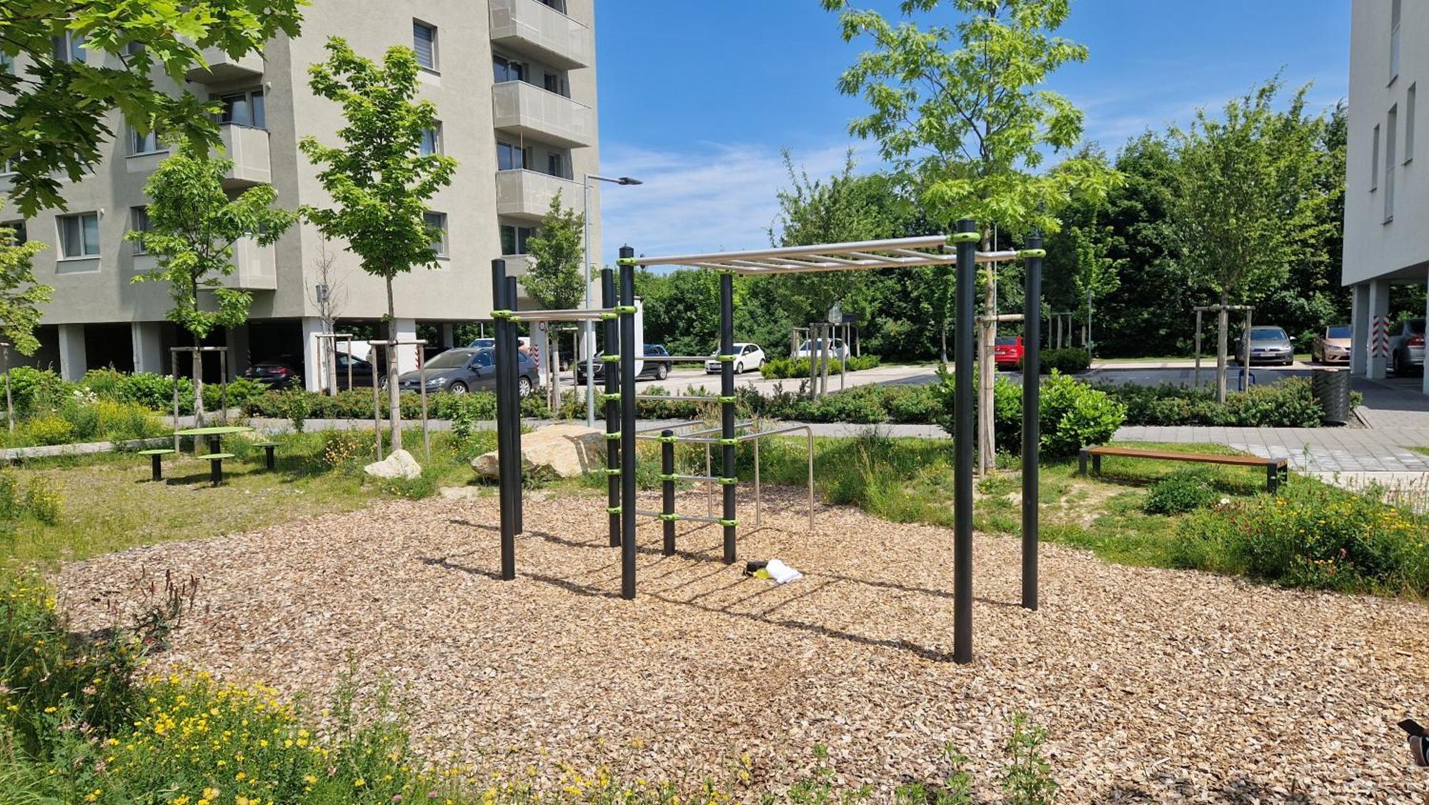 Apartment 3 With Parking, Air Condition Near Airport *