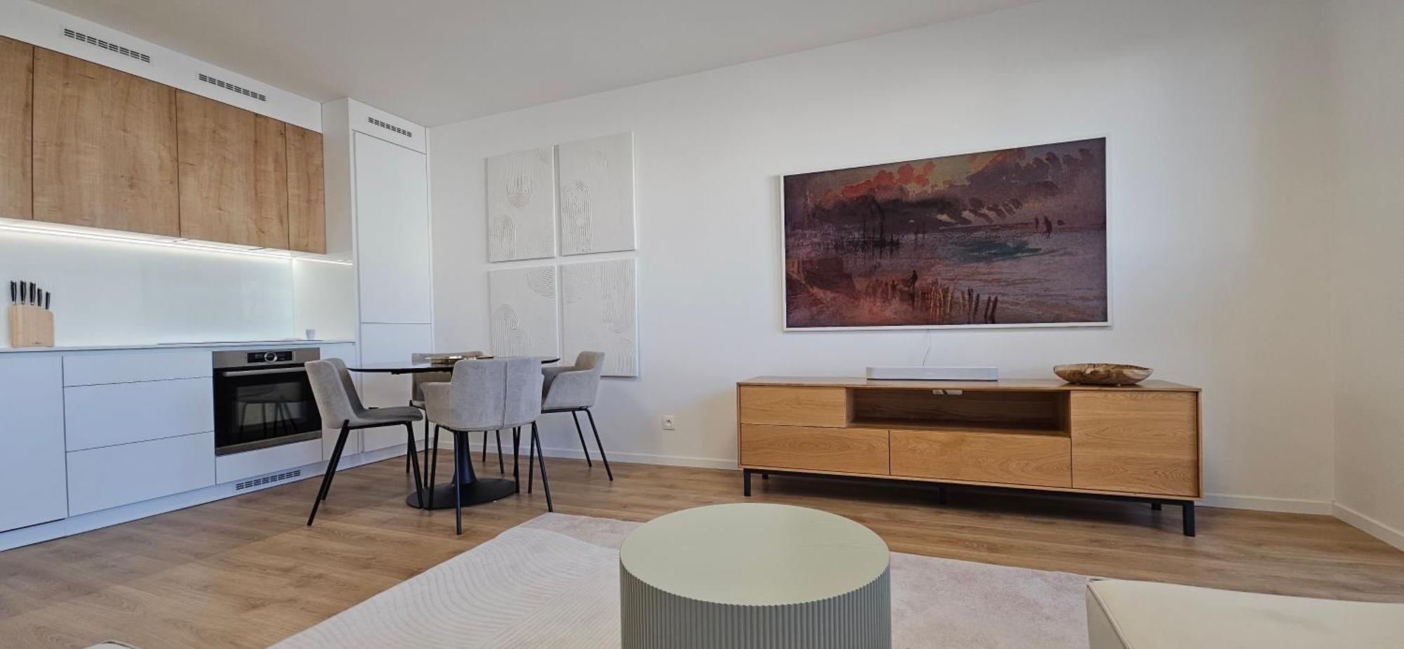 3 With Parking, Air Condition Near Airport Apartment *