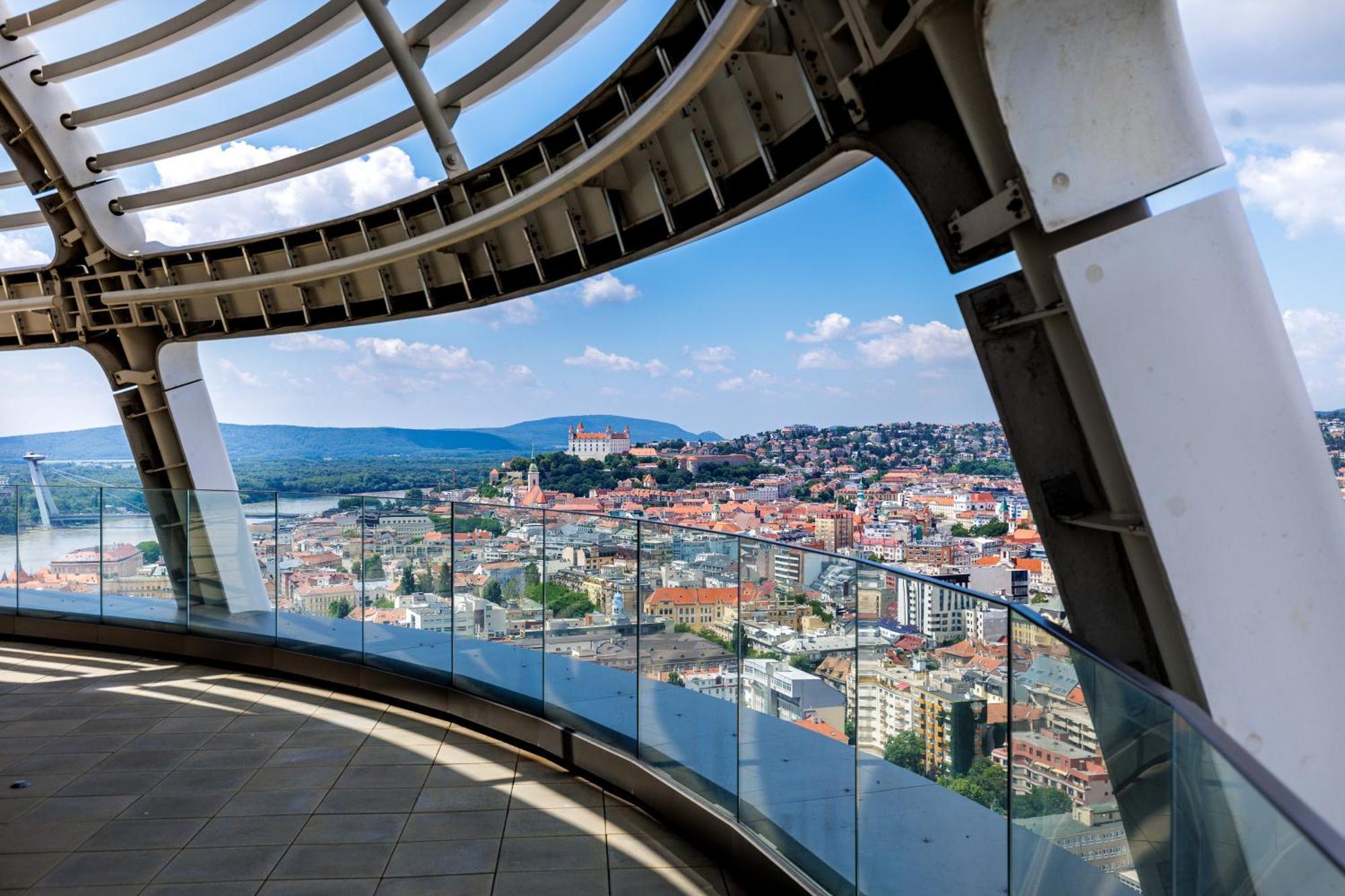 Sky Park 1 - Luxurious #instaworthy In Downtown Center With Included Parking, Address In Town Apartment