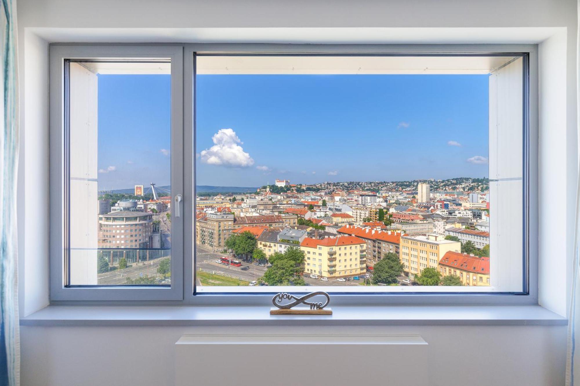 Sky Park 1 - Luxurious #instaworthy In Downtown Center With Included Parking, Address In Town Apartment *