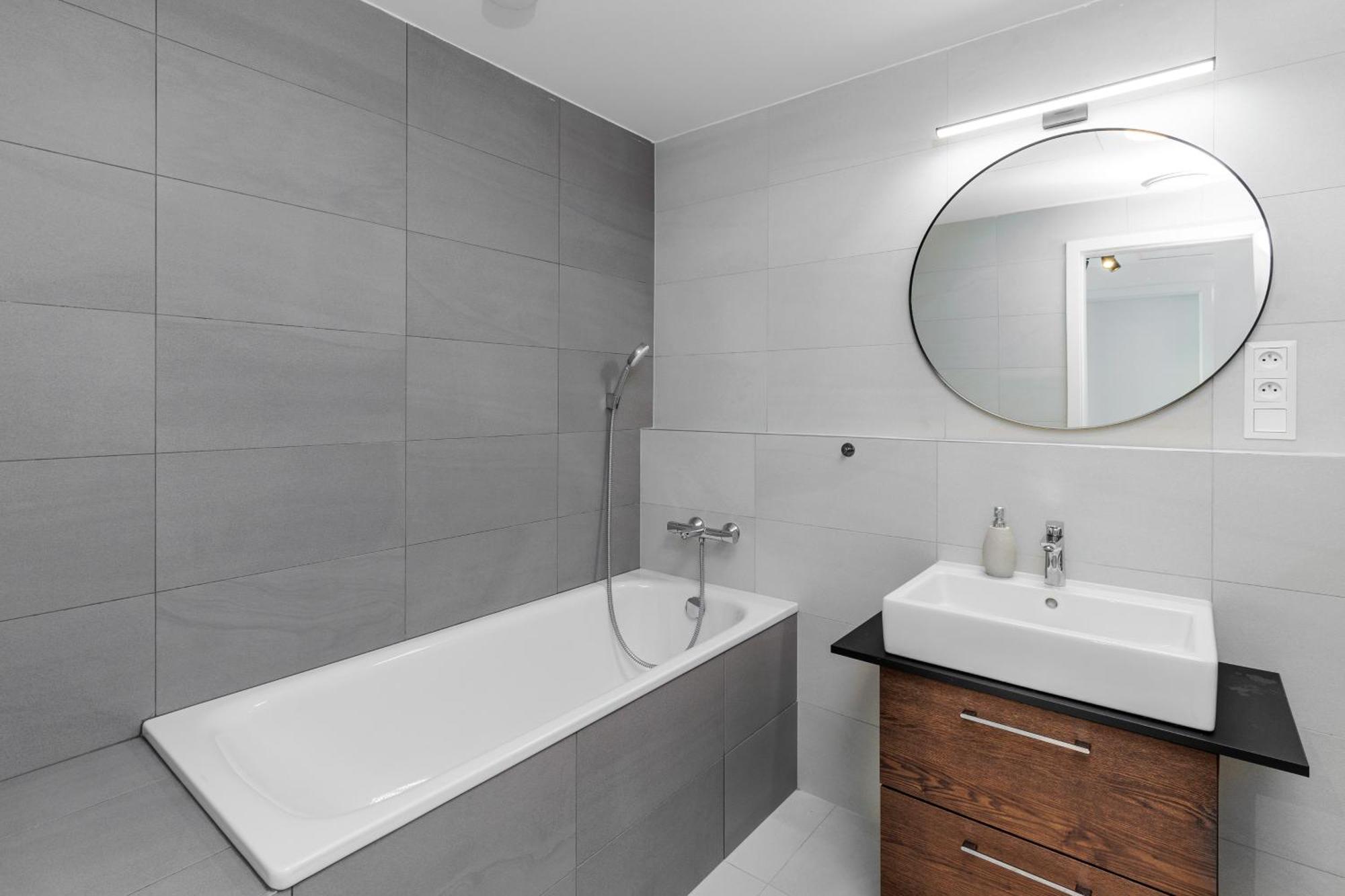Apartment Sky Park 1 - Luxurious #instaworthy In Downtown Center With Included Parking, Address In Town Bratislava