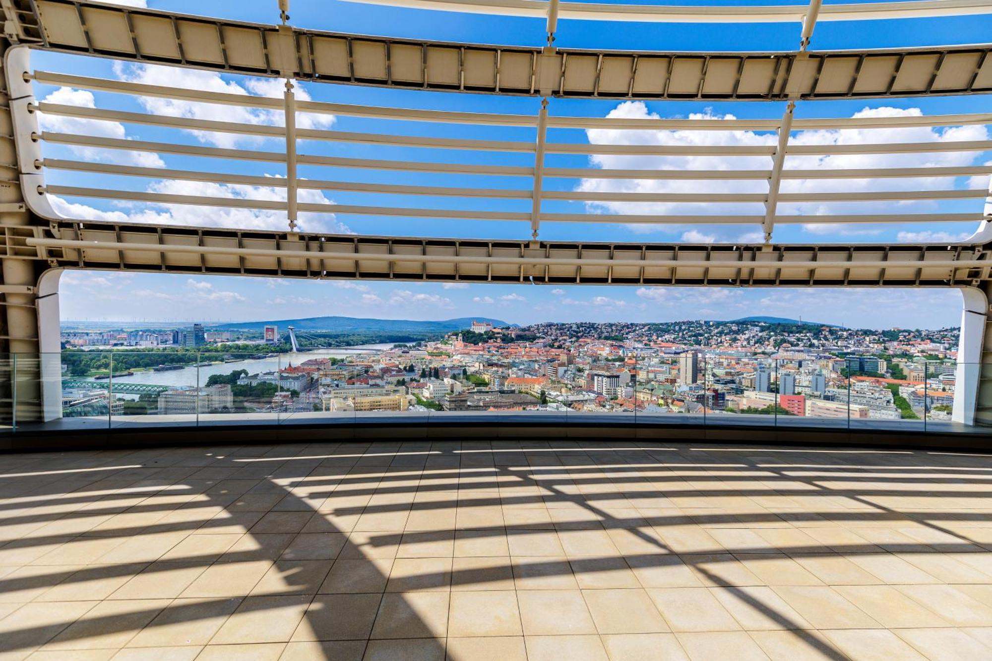 Sky Park 1 - Luxurious #instaworthy In Downtown Center With Included Parking, Address In Town Bratislava