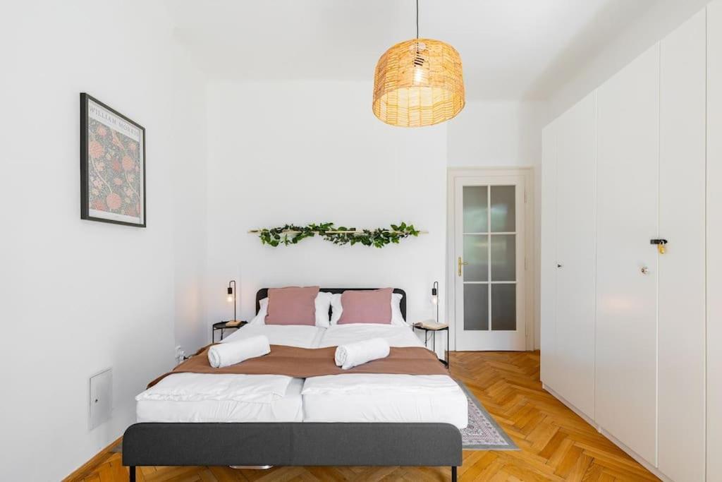 Apartment Historic Charm In *