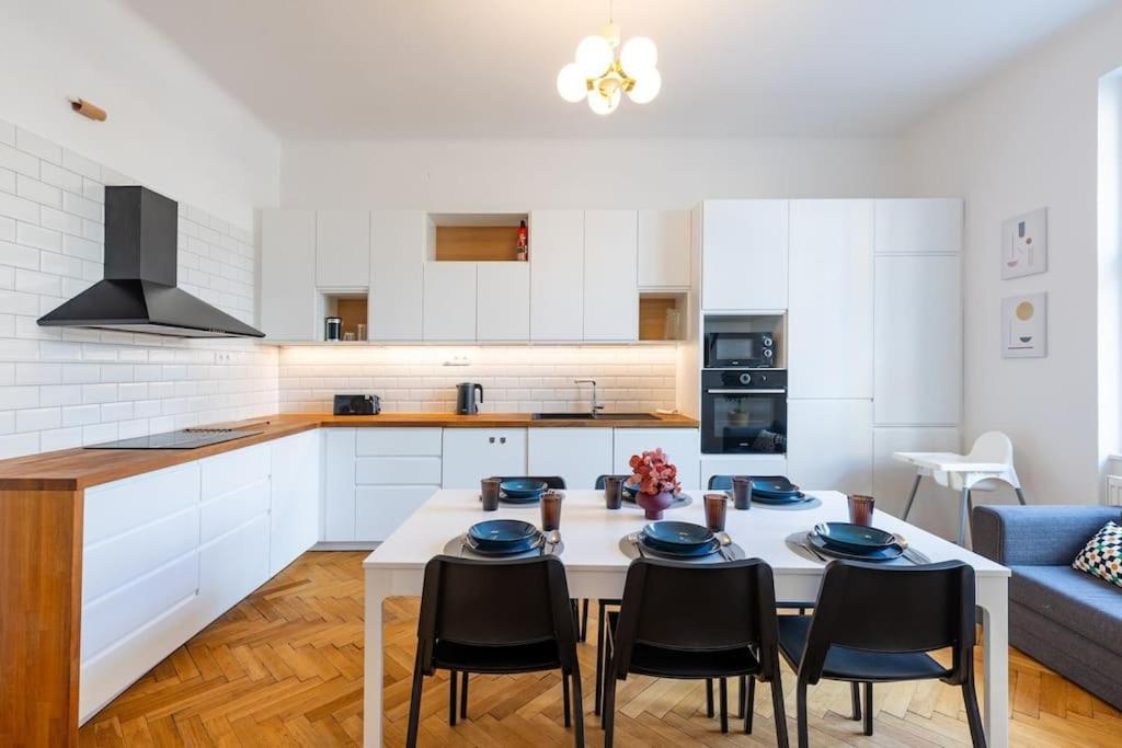 Historic Charm In Apartment *