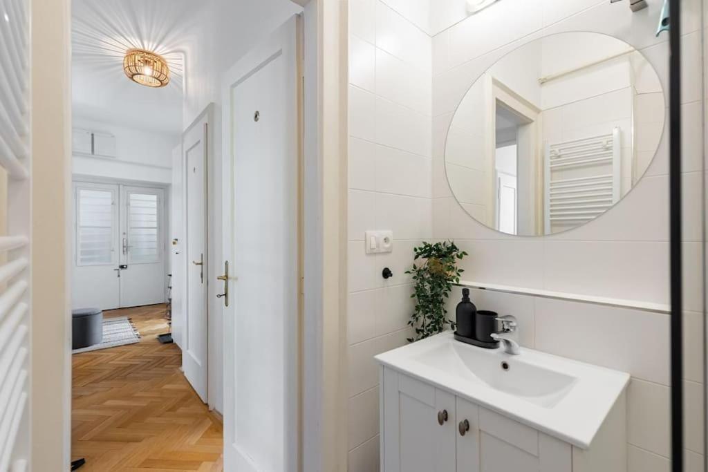 Apartment Historic Charm In Bratislava