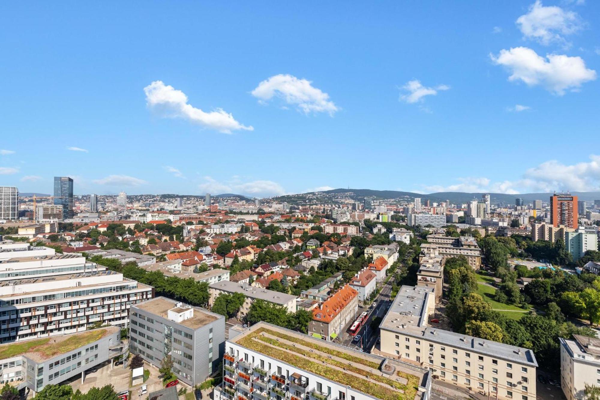 Appartamento Sky In - With 2 Parking Places Bratislava
