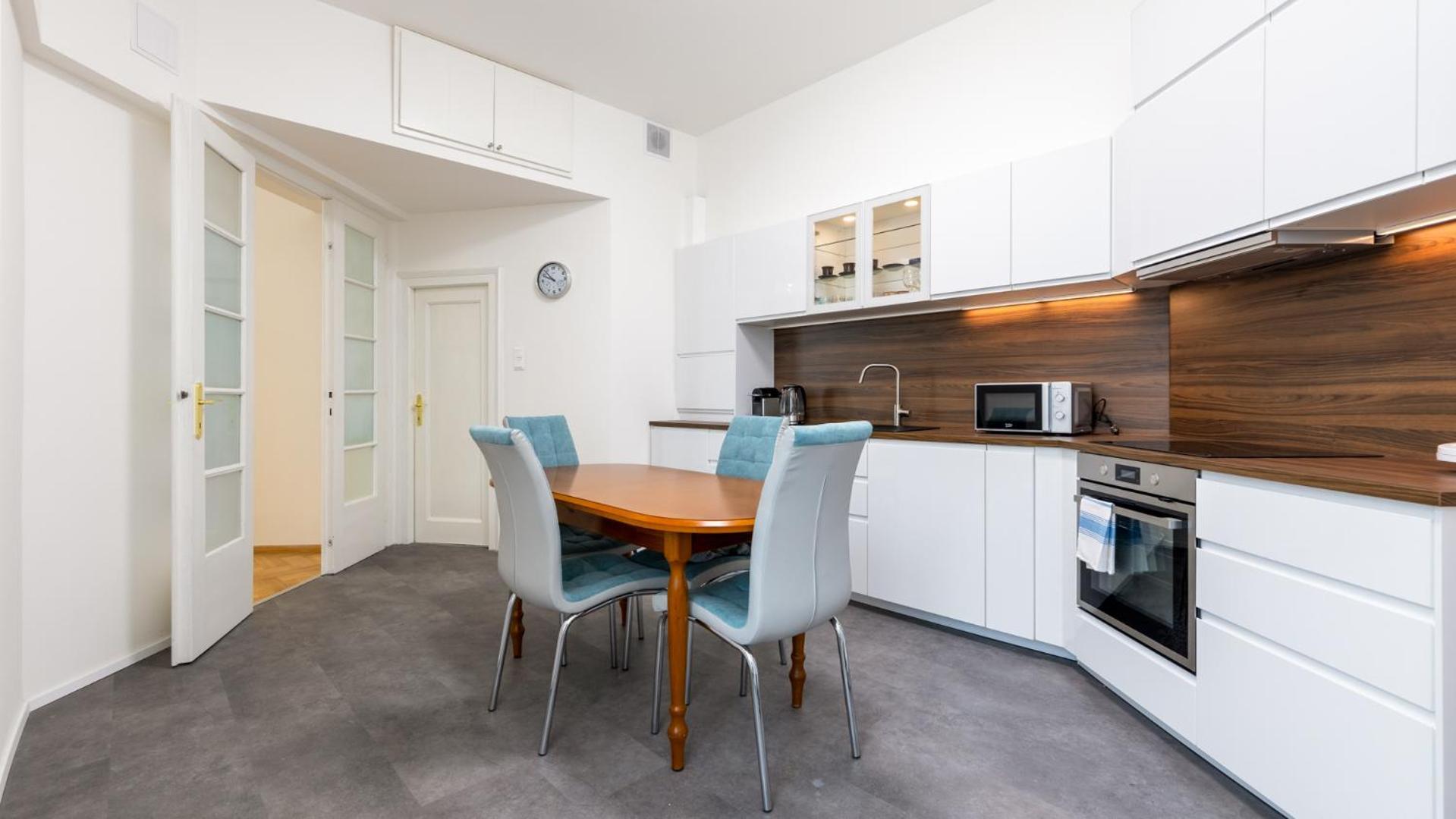 Palisady Charm - Stylish High Ceiling, Downtown, Parking *