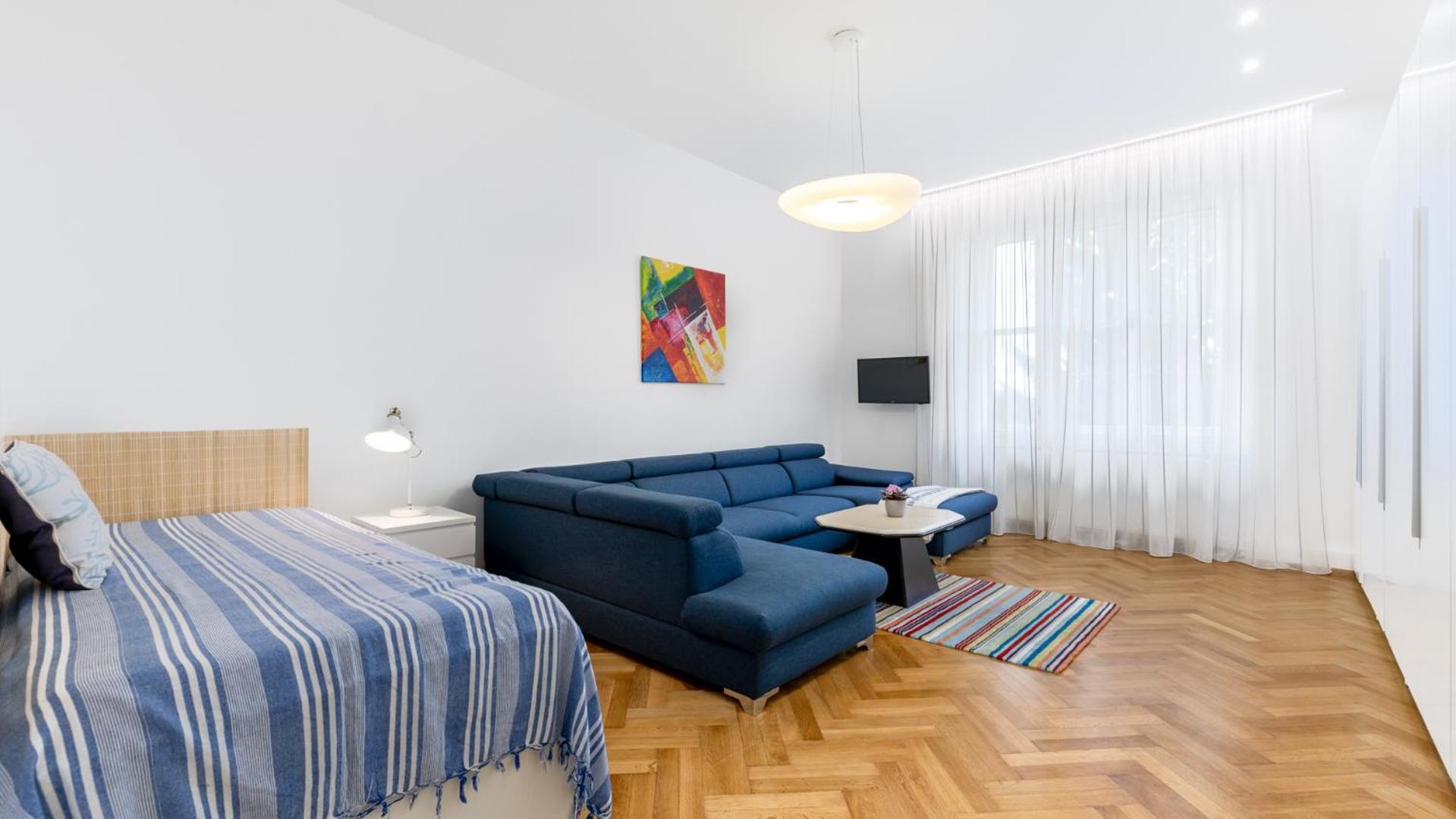 Apartment Palisady Charm - Stylish High Ceiling, Downtown, Parking