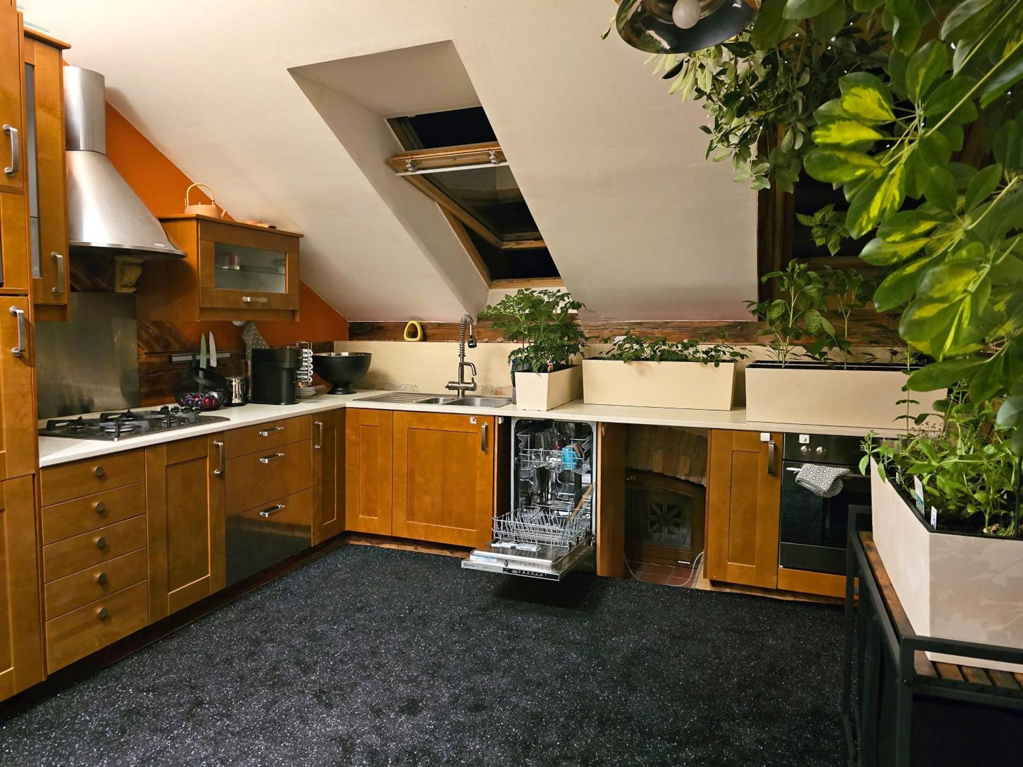 69 - Old Town, 125m2, Free Parking, View * Bratislava