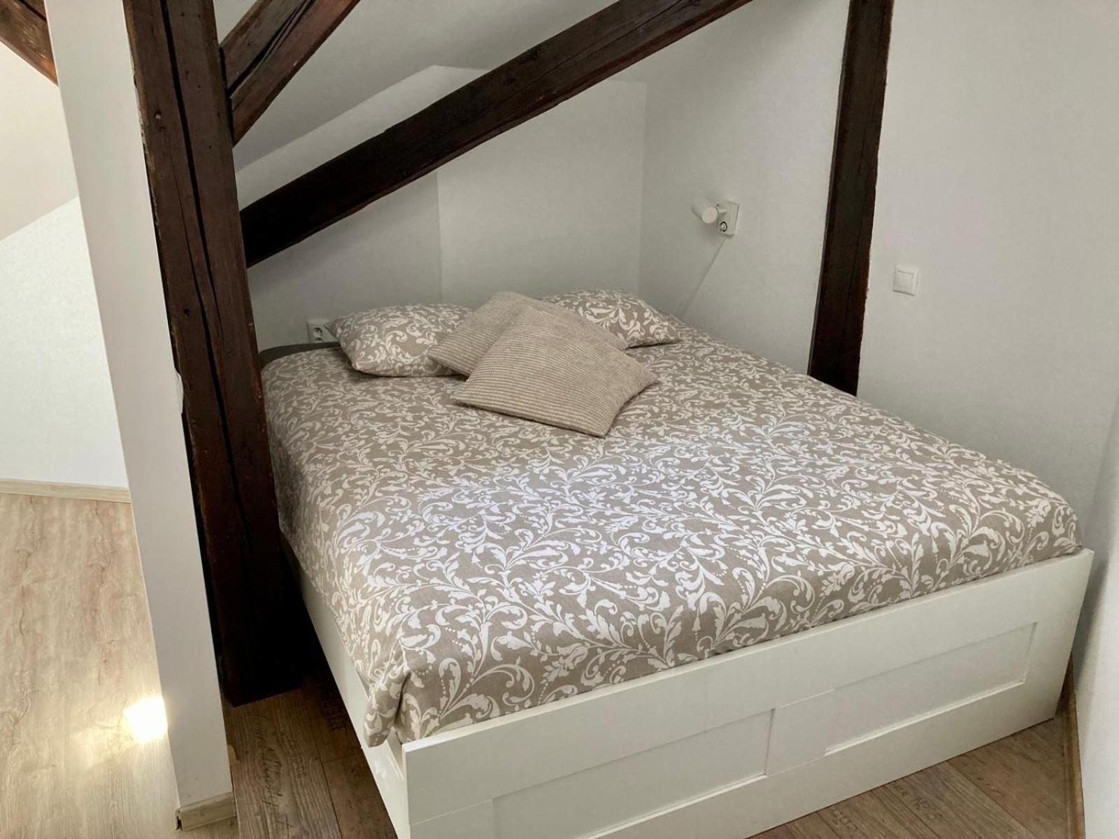 Vip In Old Town With Free Parking Apartment