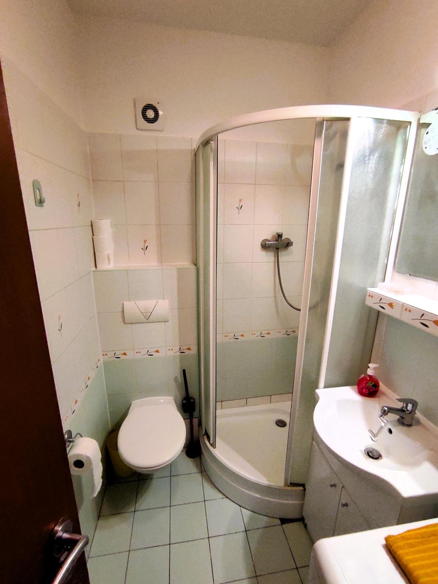 Center In Old Town Great Location Apartment
