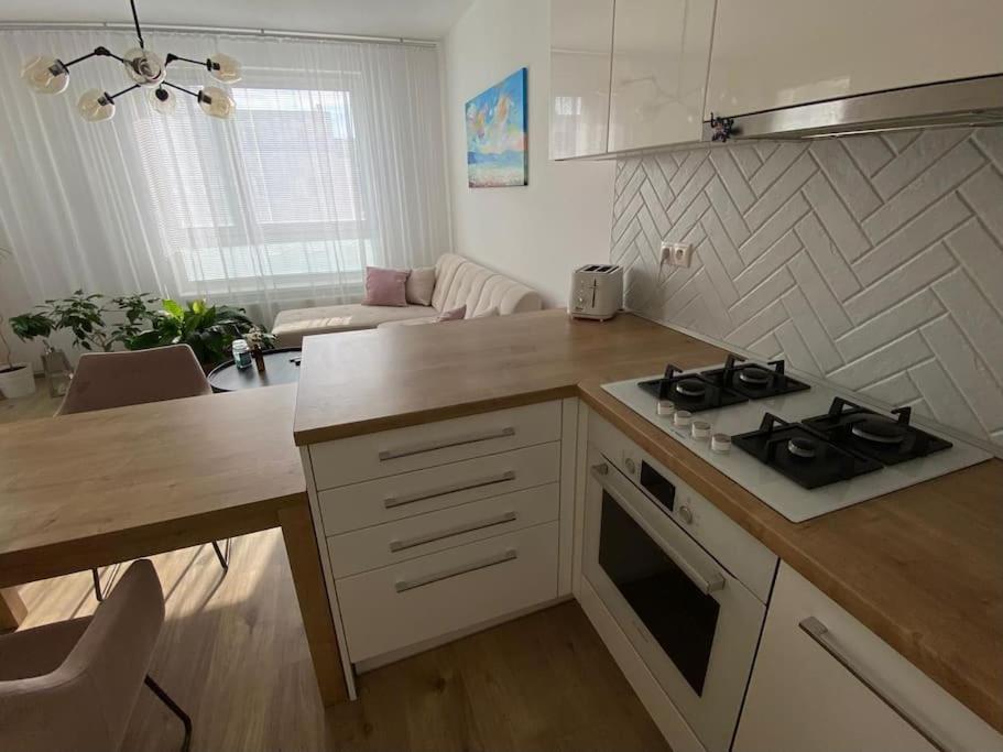 Apartment Lucao Apartment, 1-4 Guests, Free Parking & Wifi, 10 Min From Downtown
