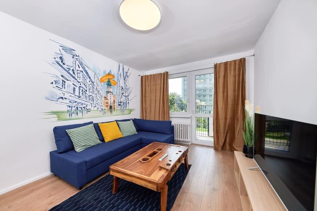 Riverside Center, 3 Bedroom Garage