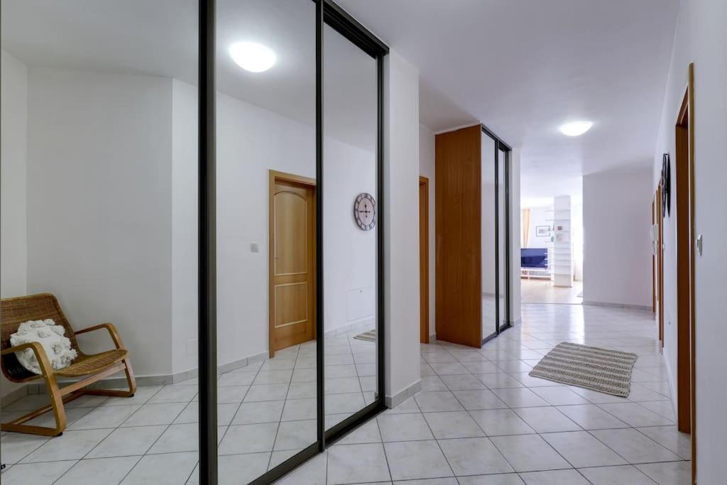 3min2centre - 2 Bedroom Garage, View Apartment *