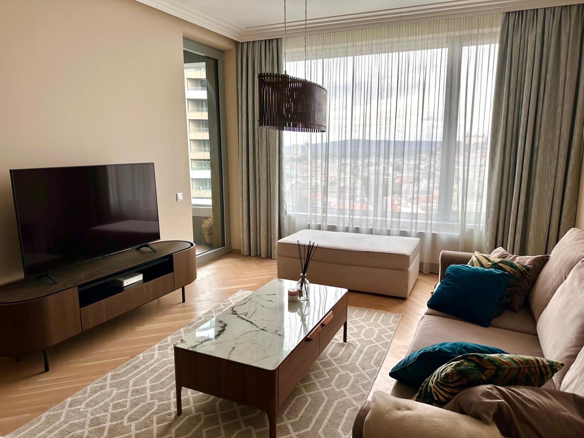 Apartment Sky Park Elegance