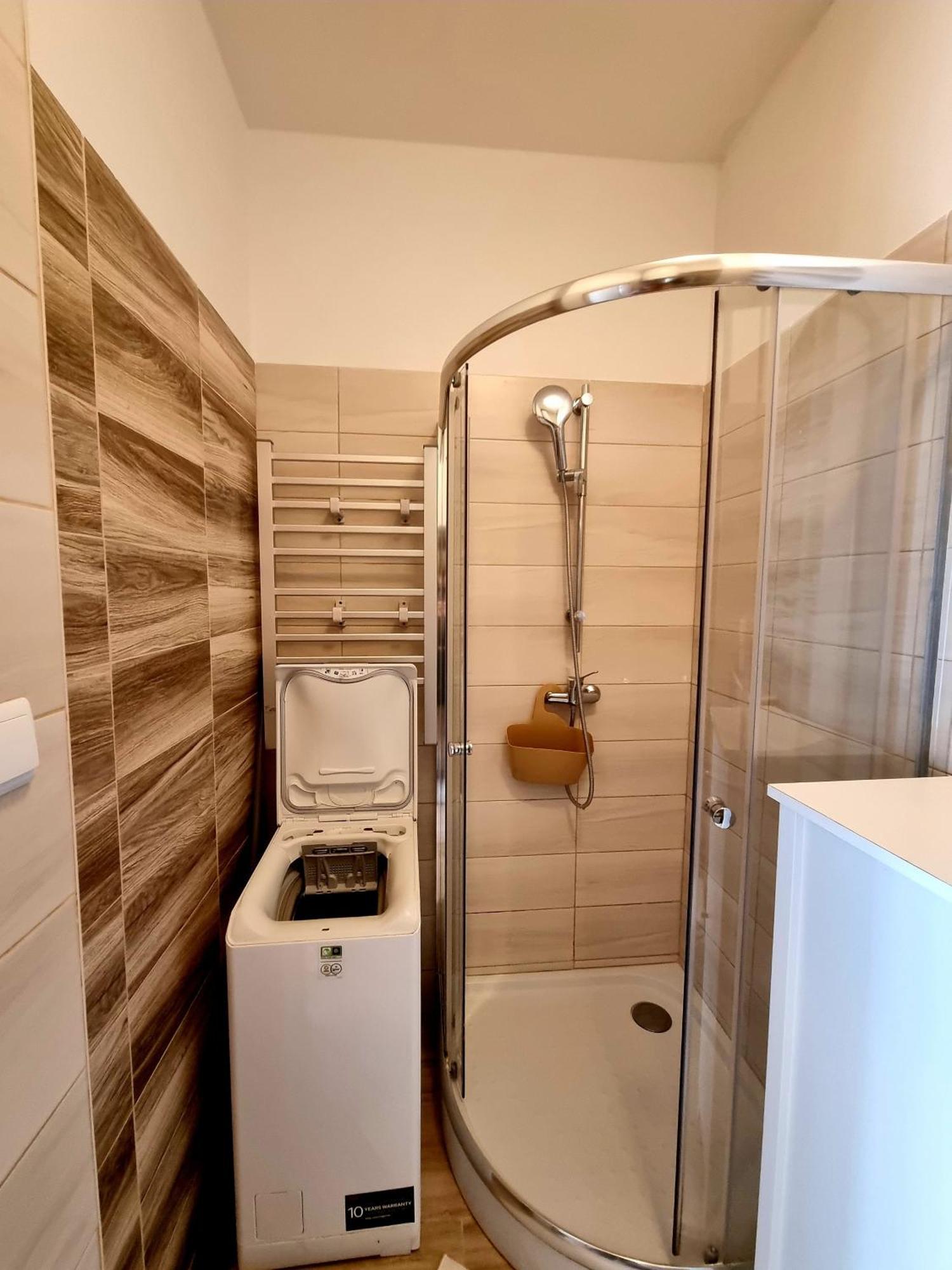 Center Location In Old Town Apartment *