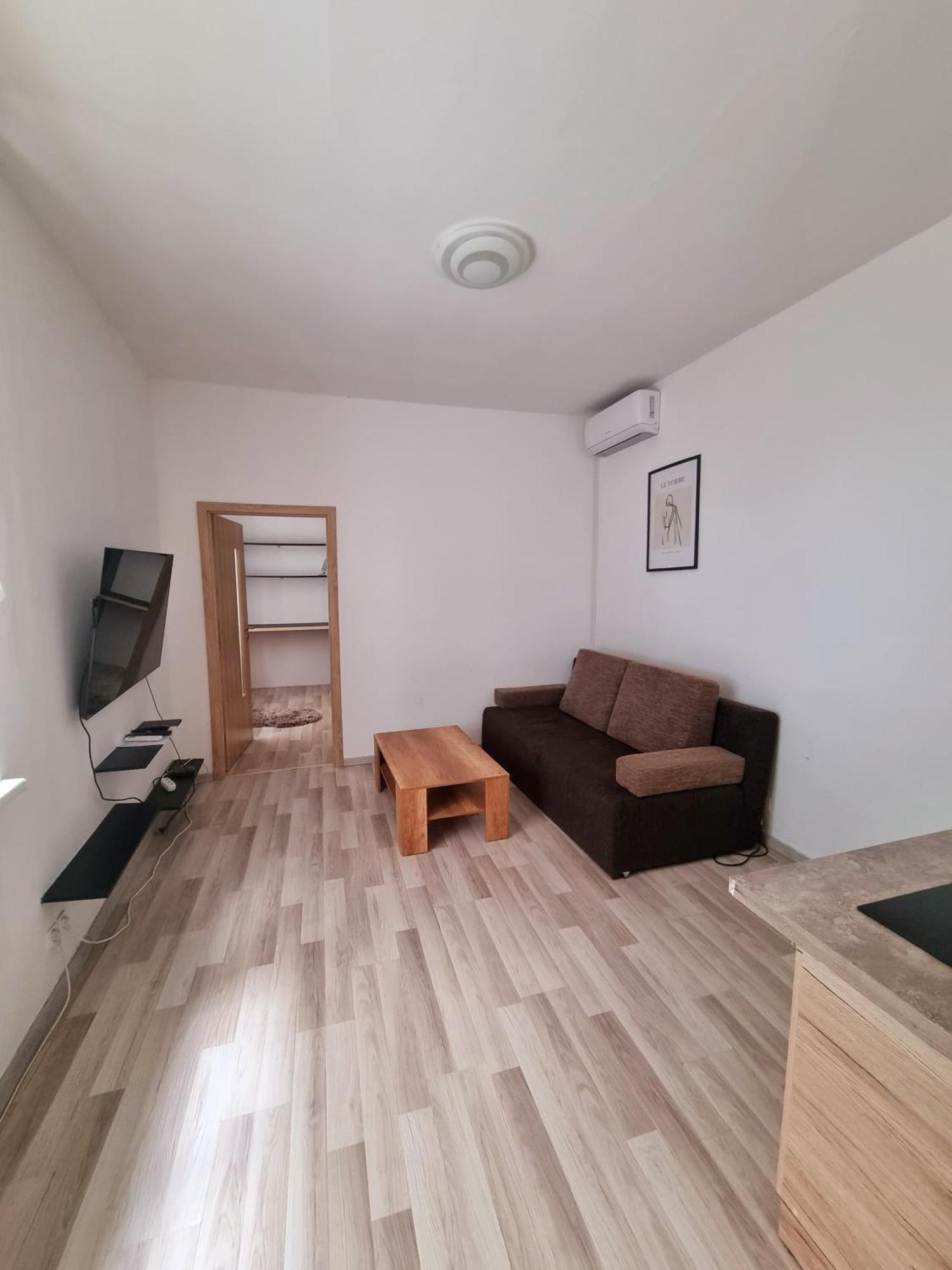 Center Location In Old Town Apartment
