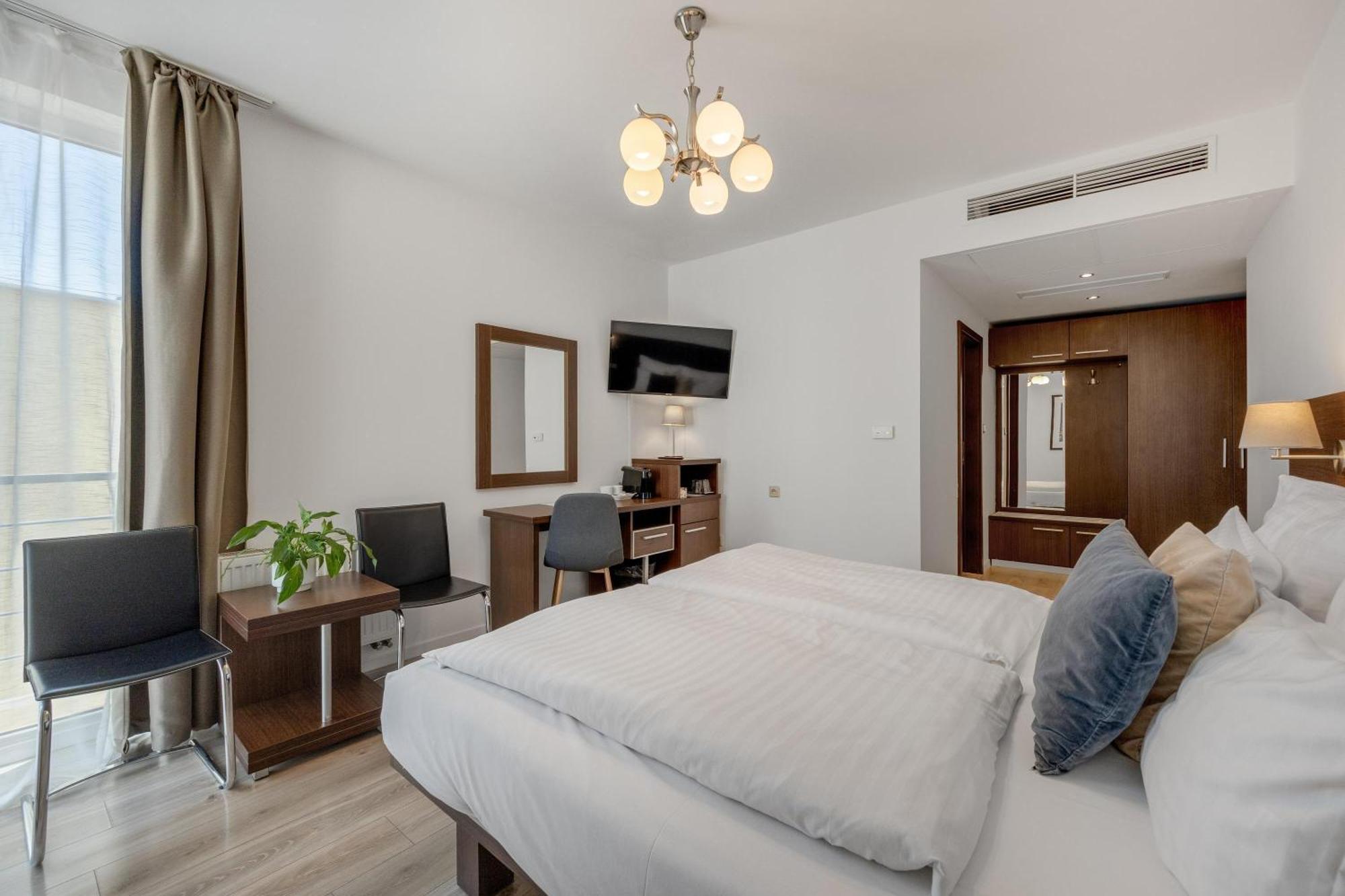 Hotel Antares