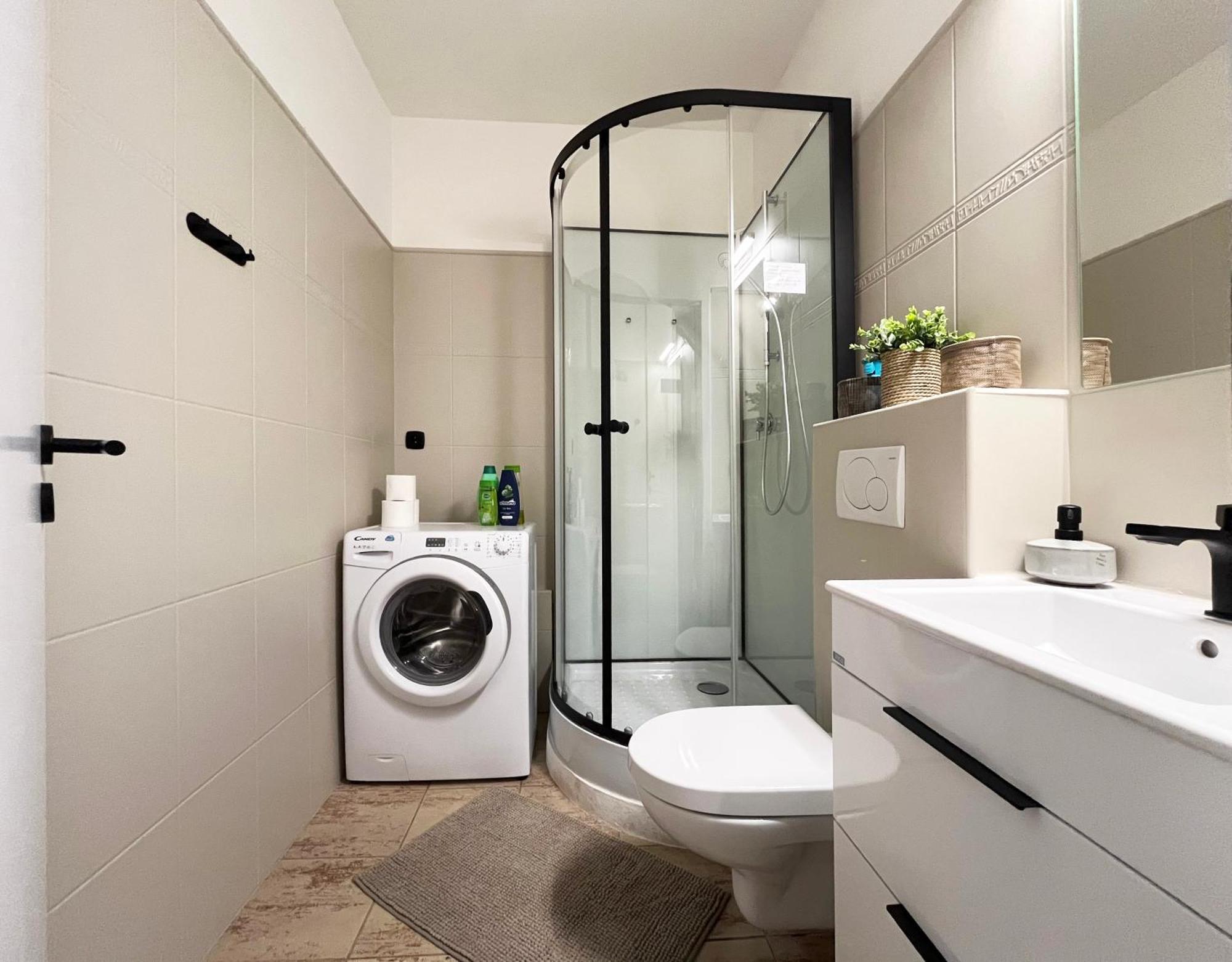 New Cozy Studio, Ac & Free Private Parking Apartment *